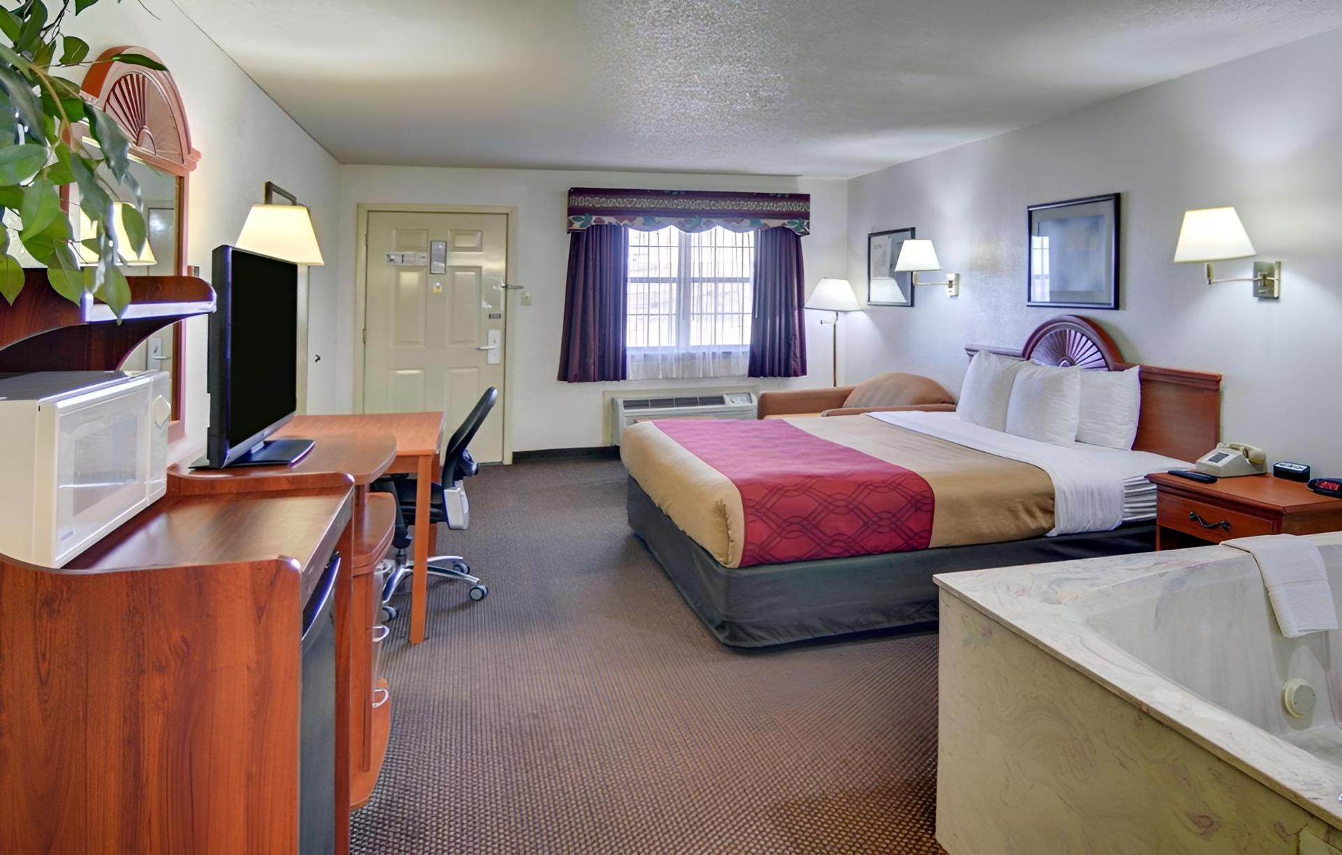 Econo Lodge Decatur photo 10