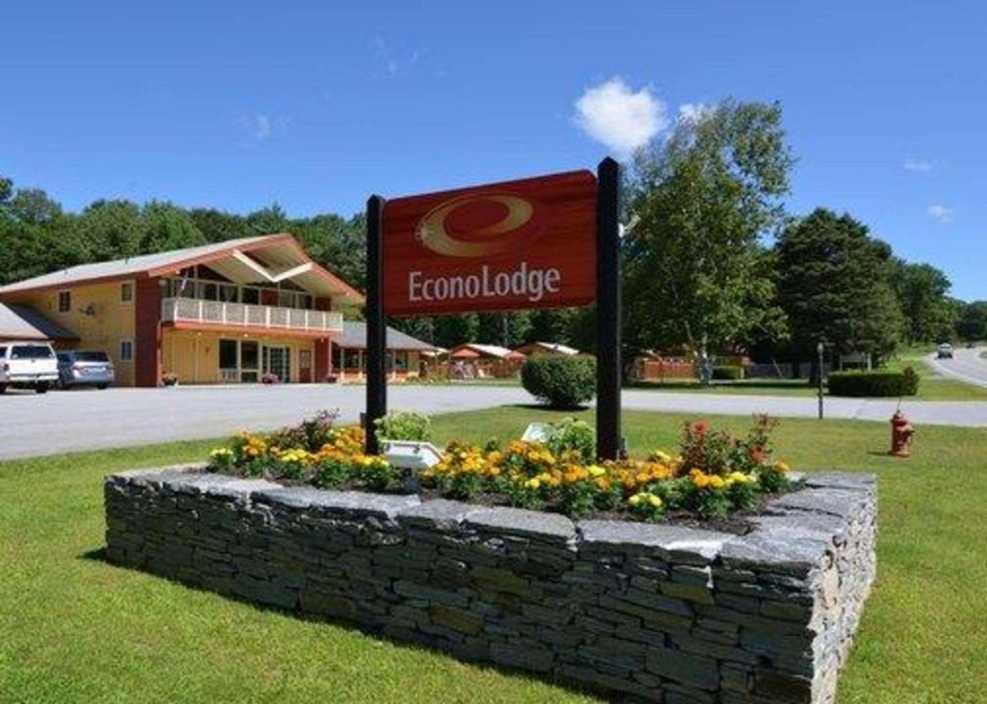Econo Lodge Manchester Center photo 3