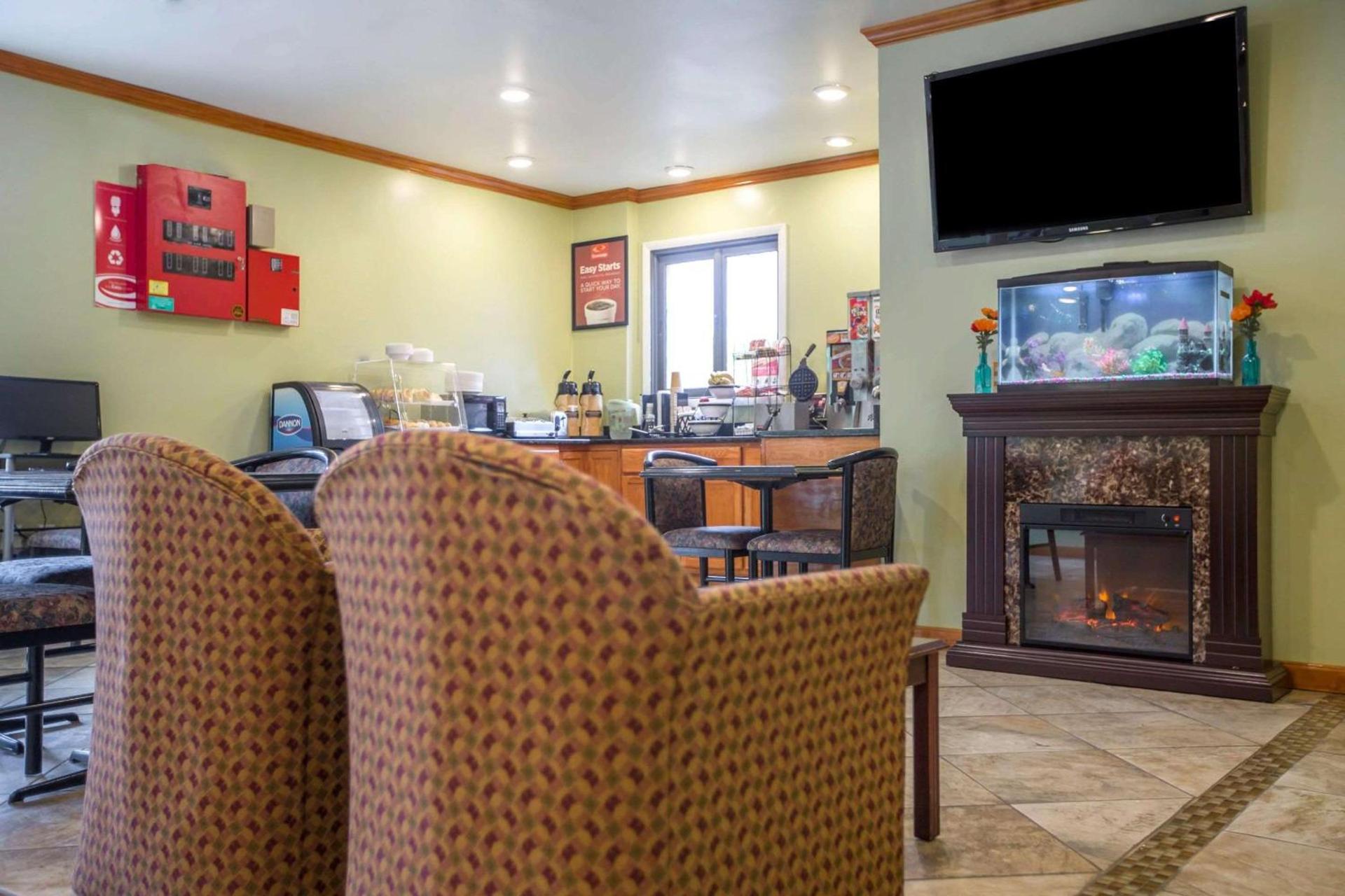 Econo Lodge Manchester Center photo 5