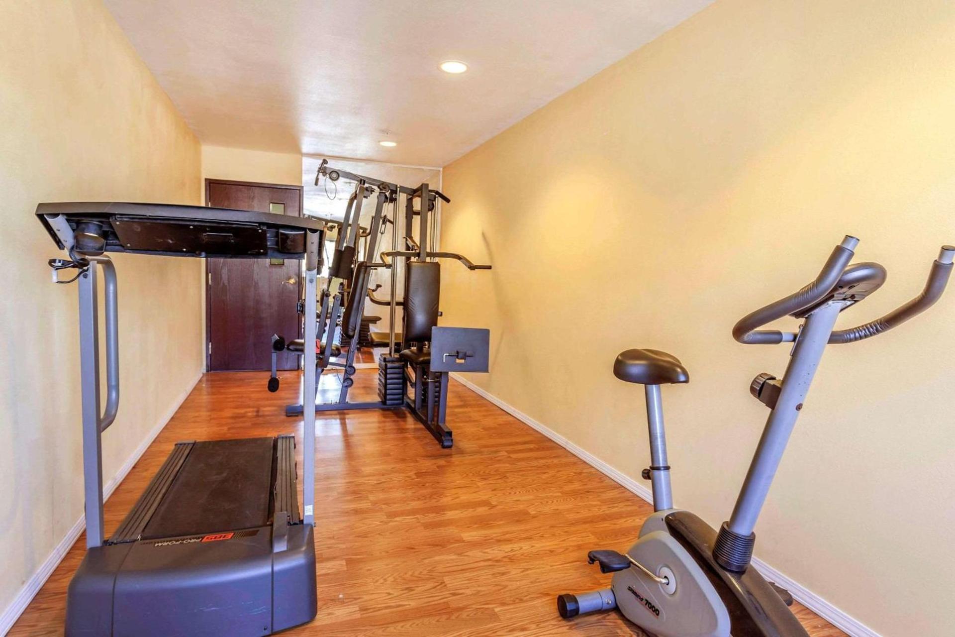 Quality Inn Arlington photo 6
