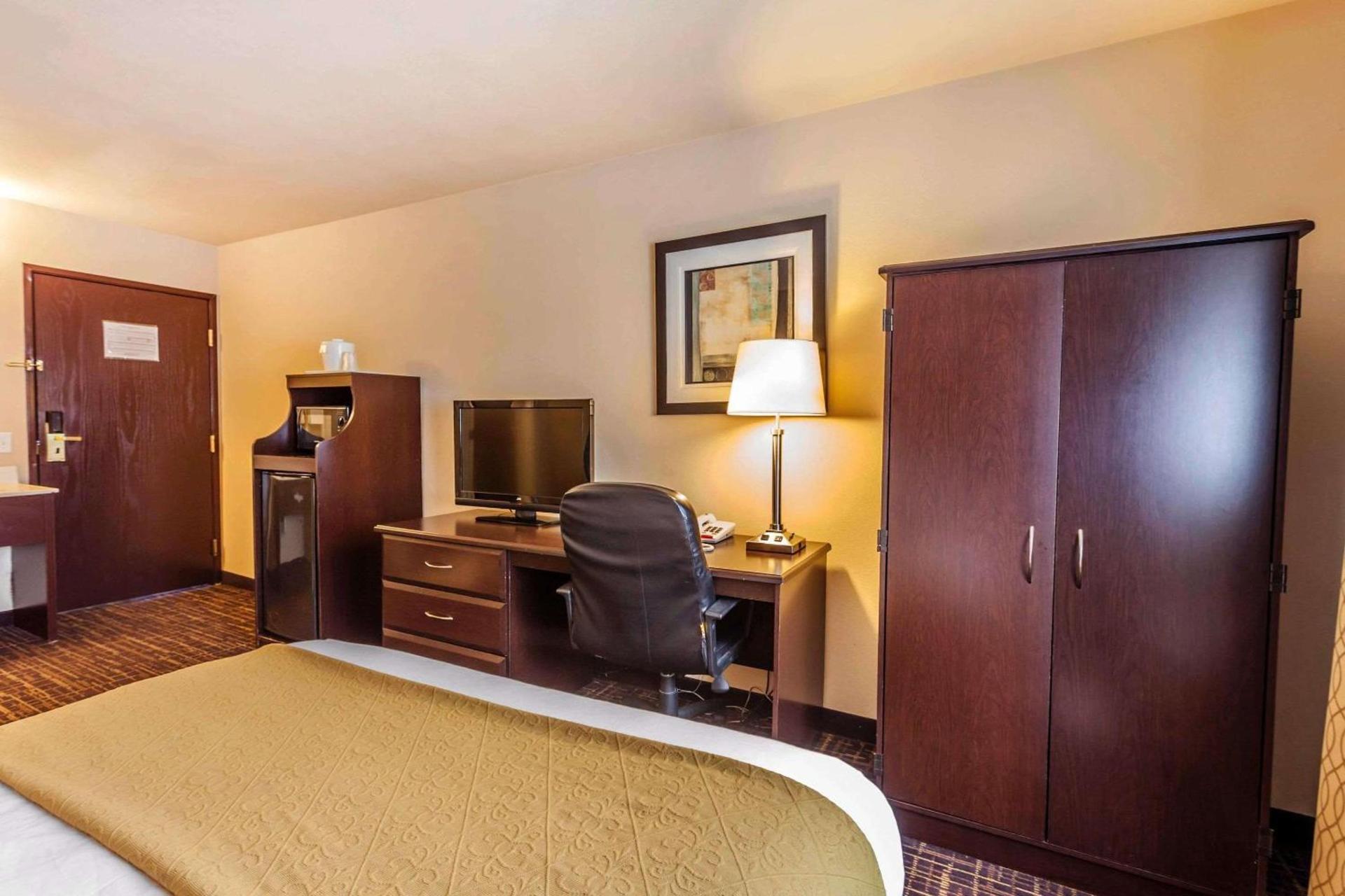 Quality Inn Arlington photo 11