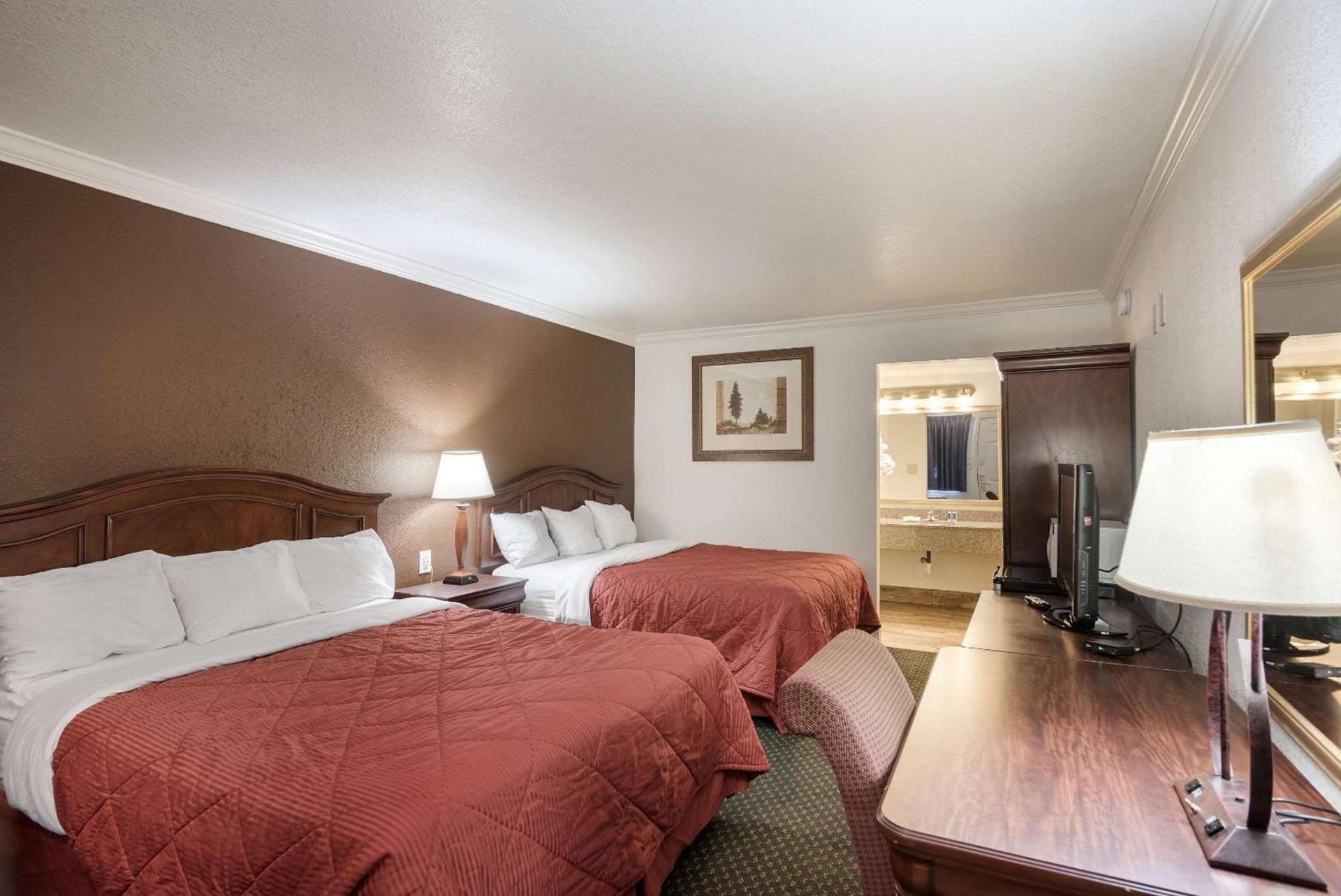 1st Interstate Inn photo 23