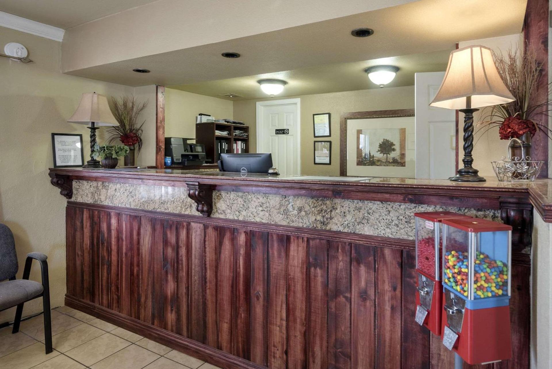 1st Interstate Inn photo 6