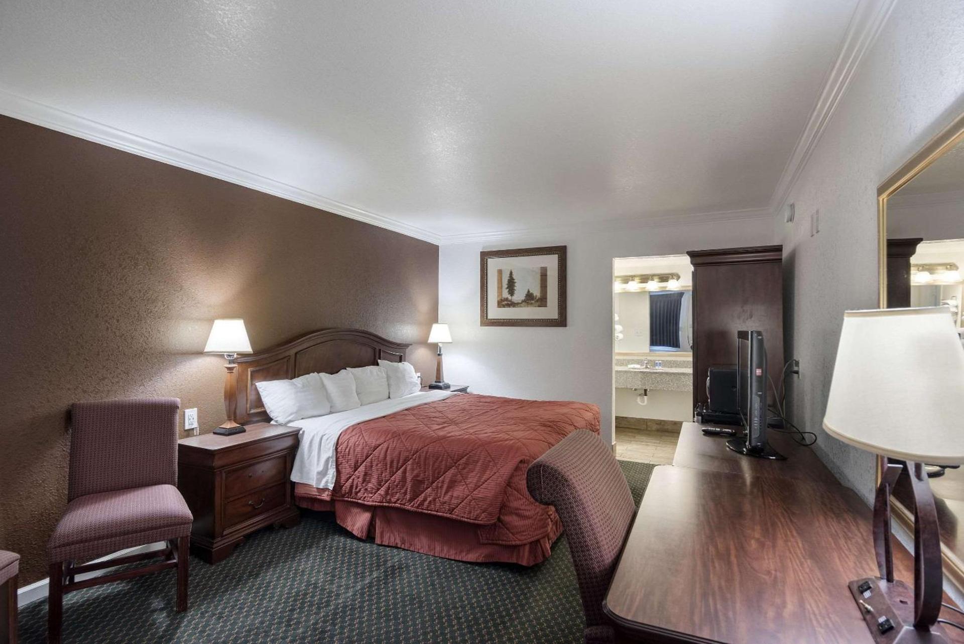 1st Interstate Inn photo 22