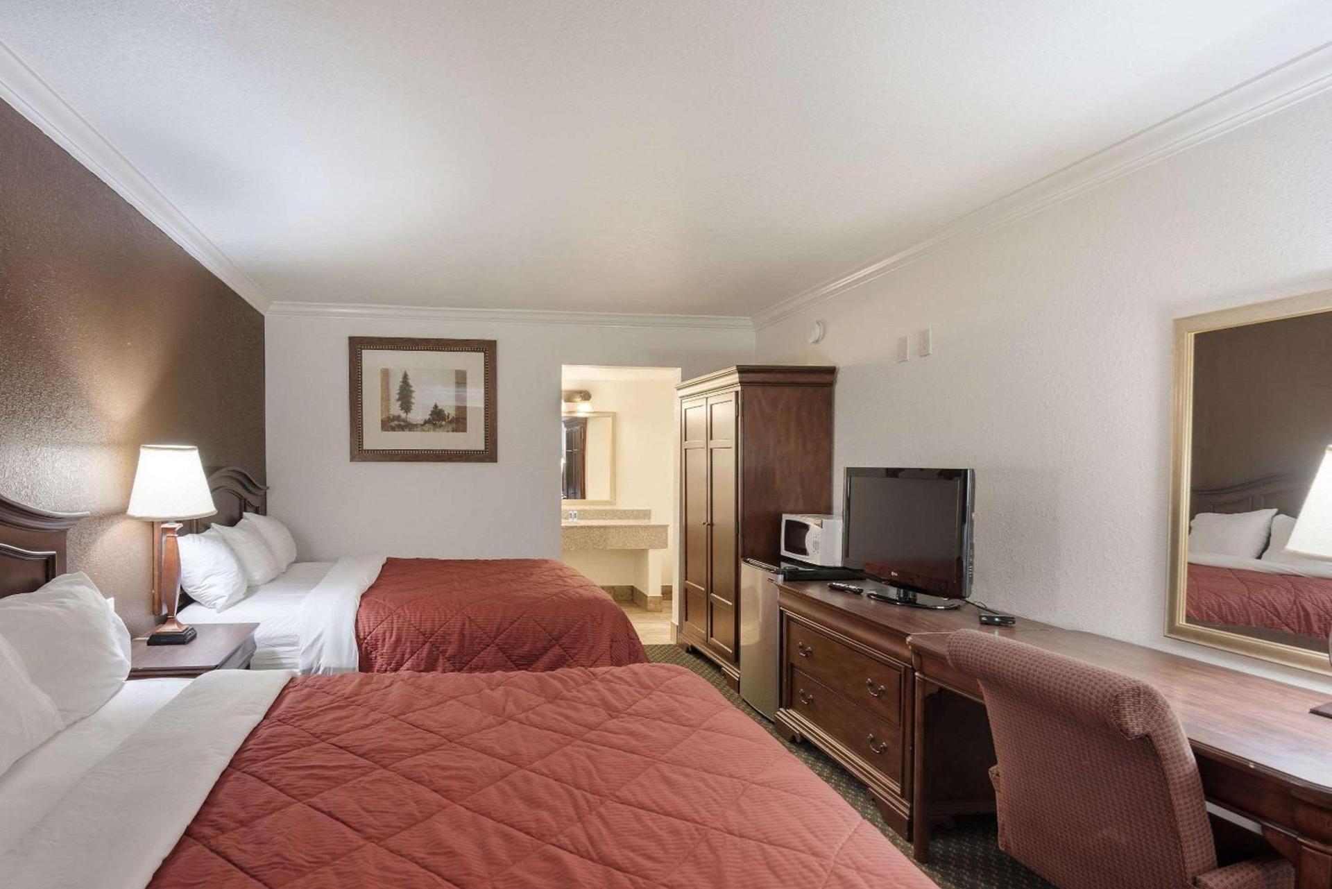1st Interstate Inn photo 21