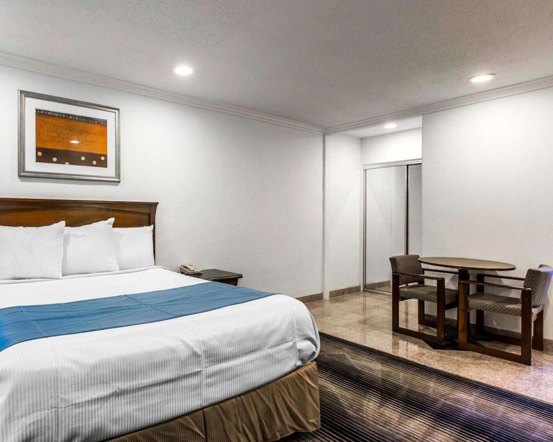 Rodeway Inn & Suites Pacific Coast Highway photo 10