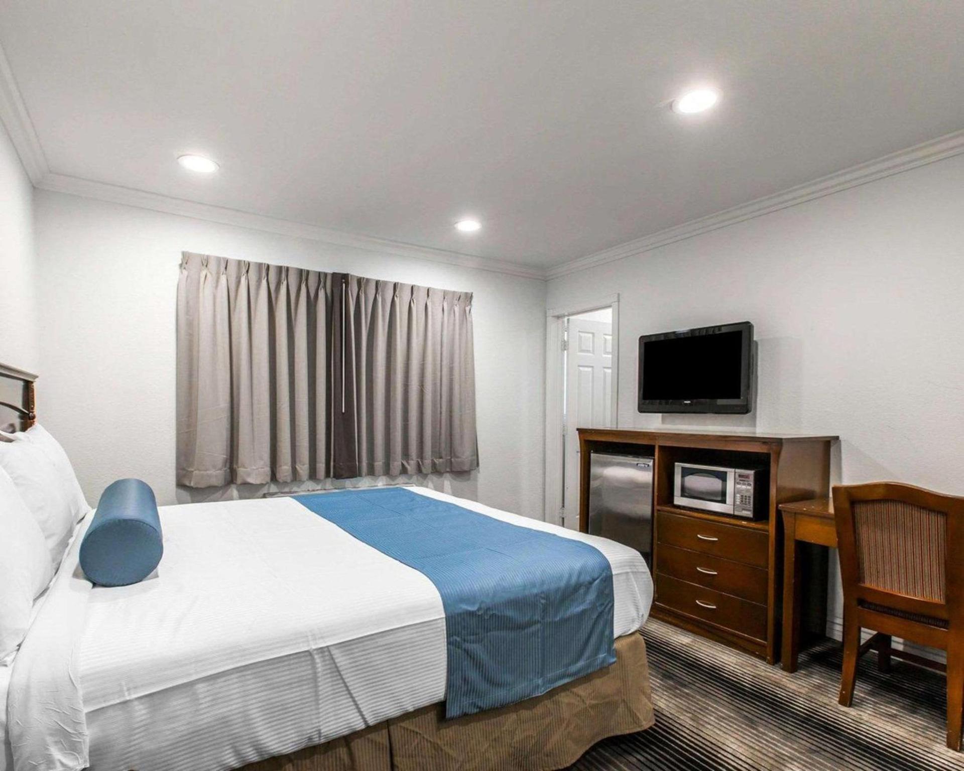 Rodeway Inn & Suites Pacific Coast Highway photo 4