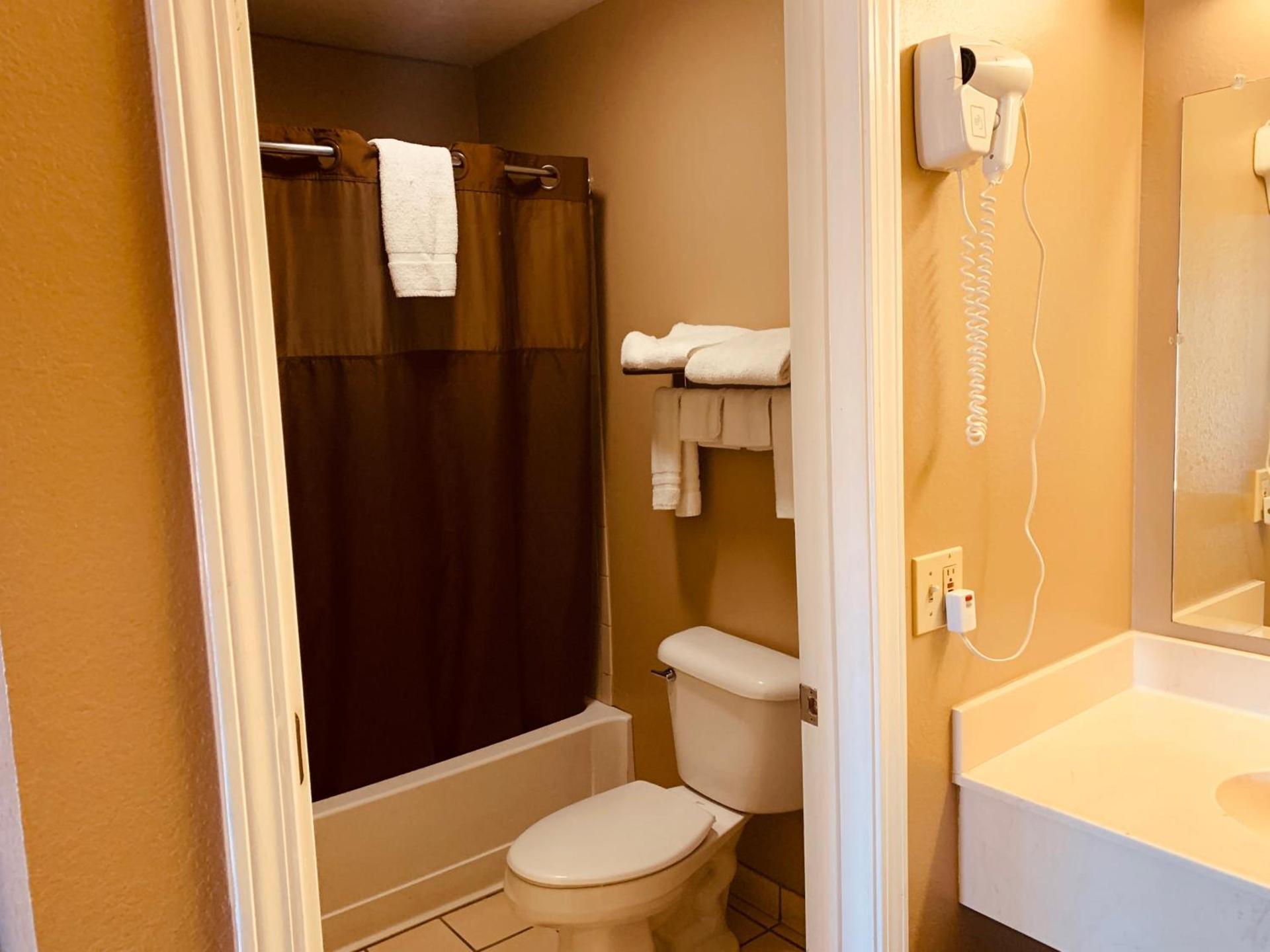 Budget Inn Beebe photo 14
