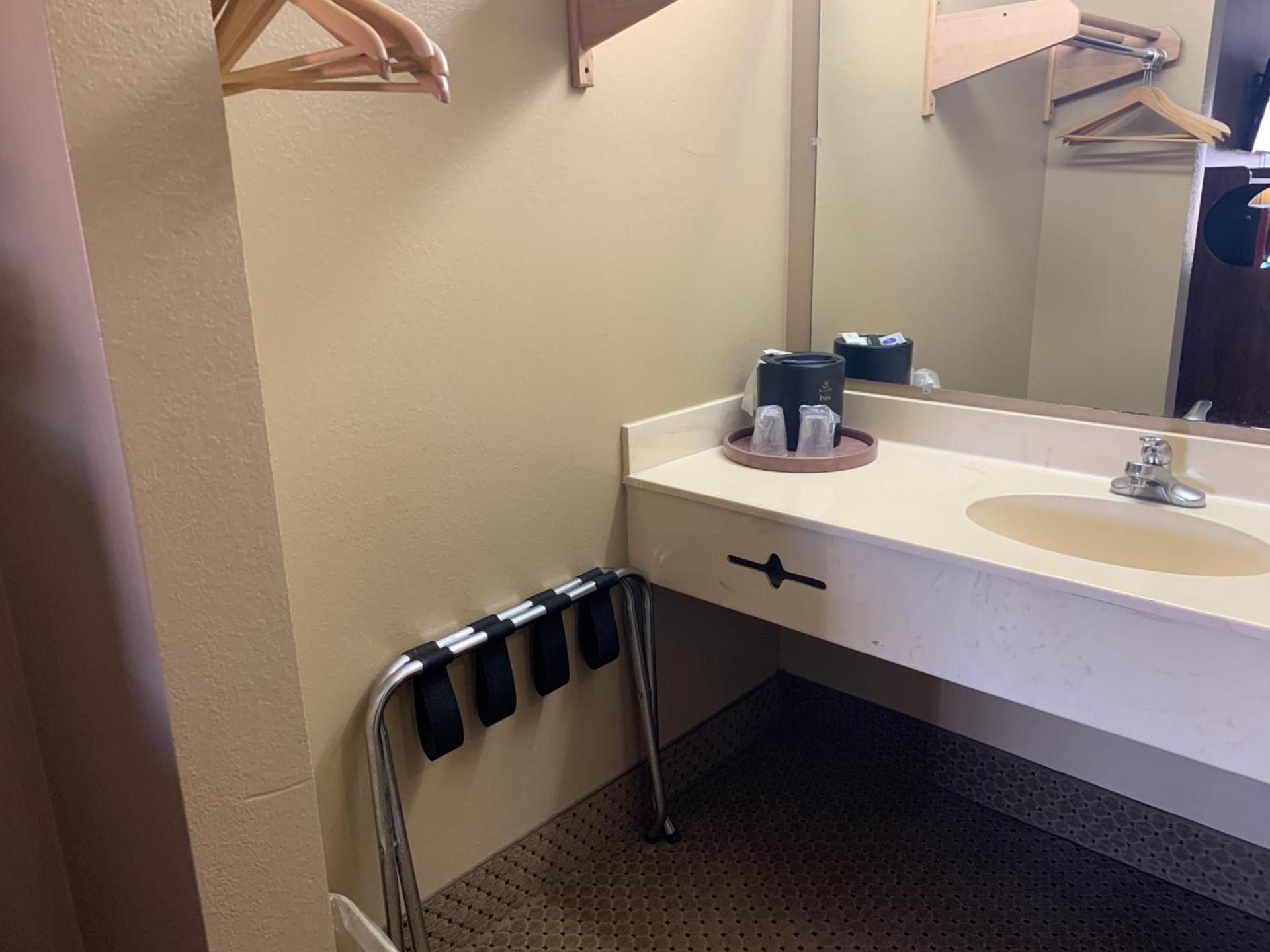 Budget Inn Beebe photo 11