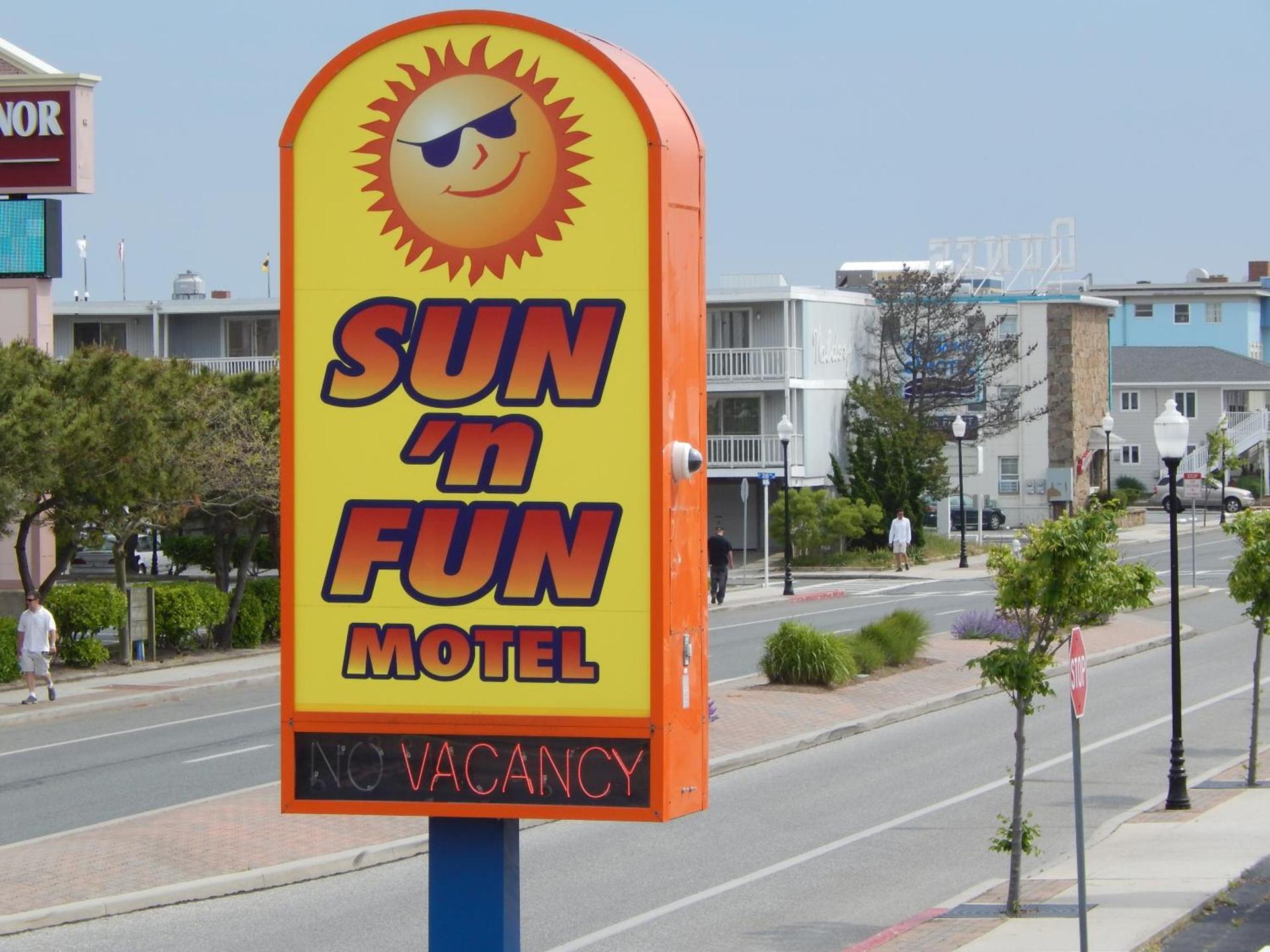 Sun 'n Fun Motel photo 8