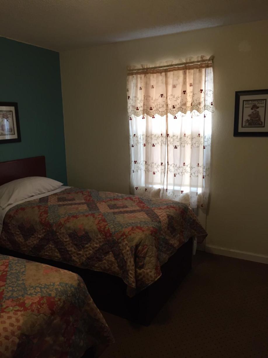 Highland Court Motel photo 23
