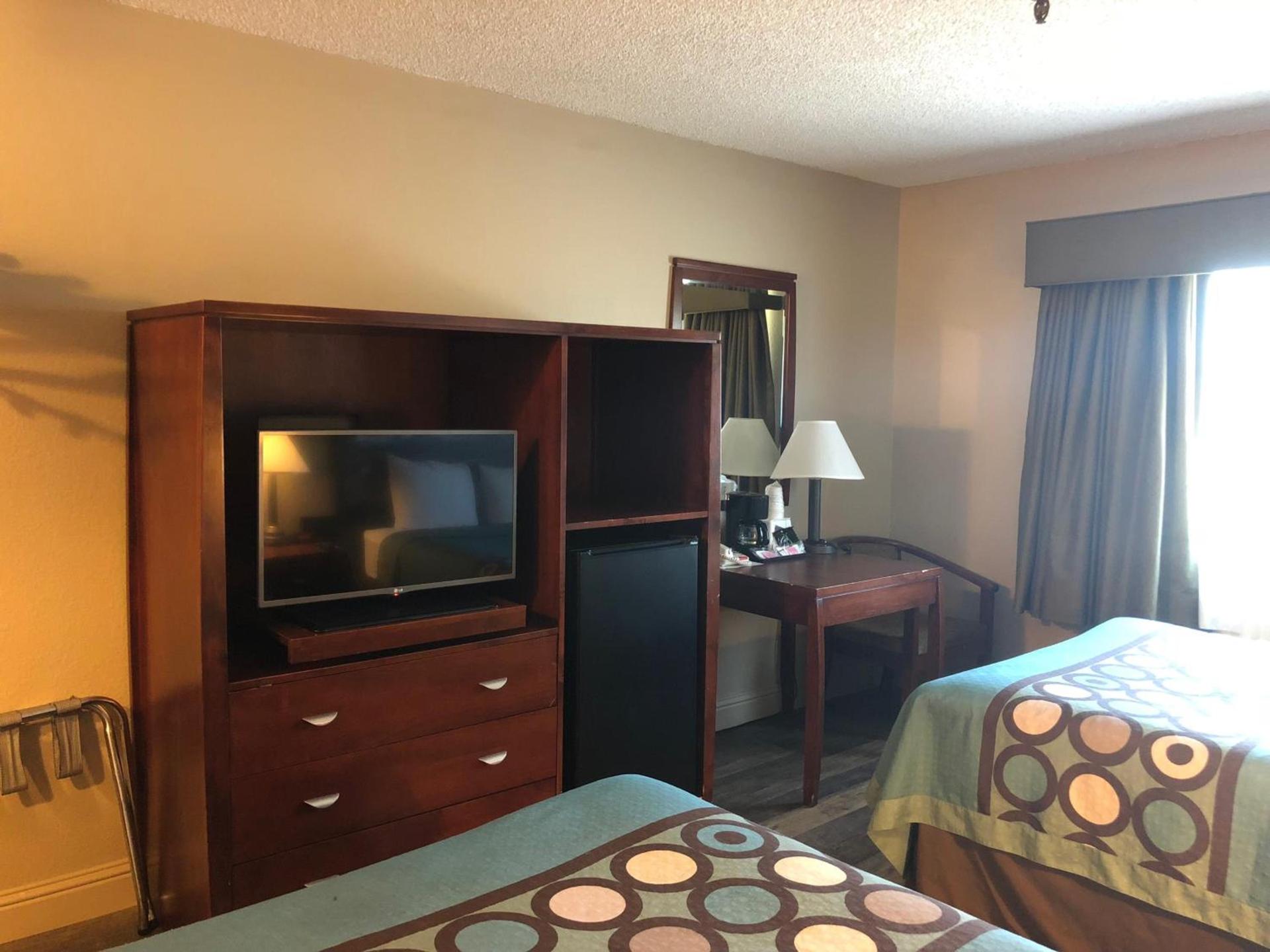 Super 8 by Wyndham Sacramento photo 26