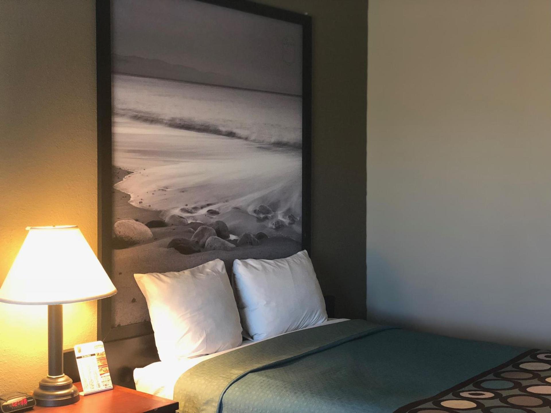 Super 8 by Wyndham Sacramento photo 30