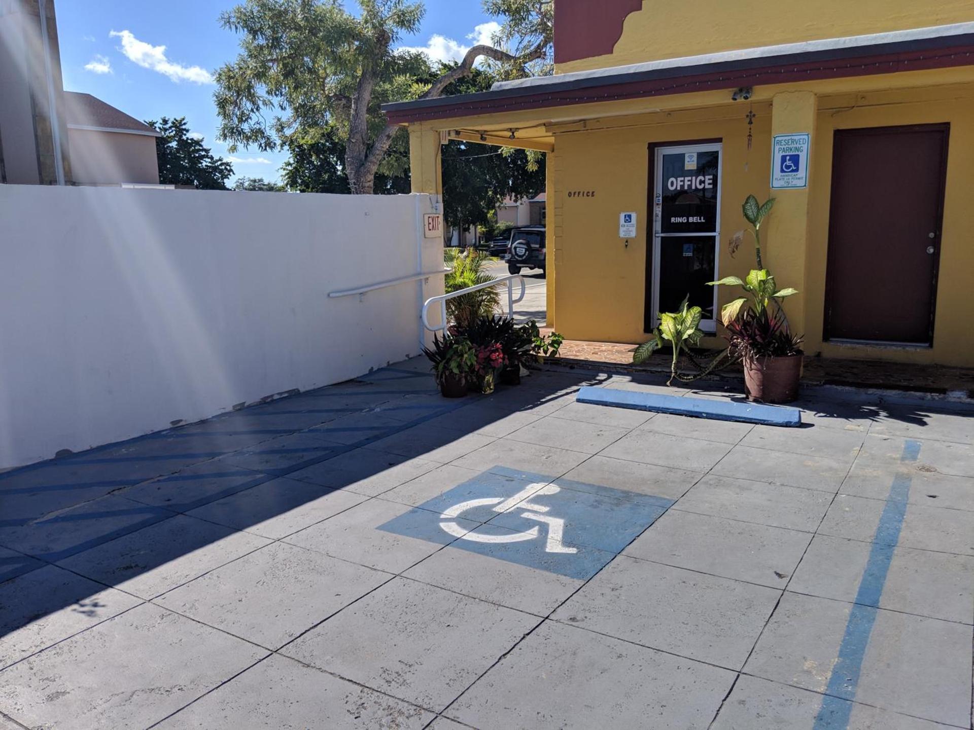 Ramona Motel photo 16