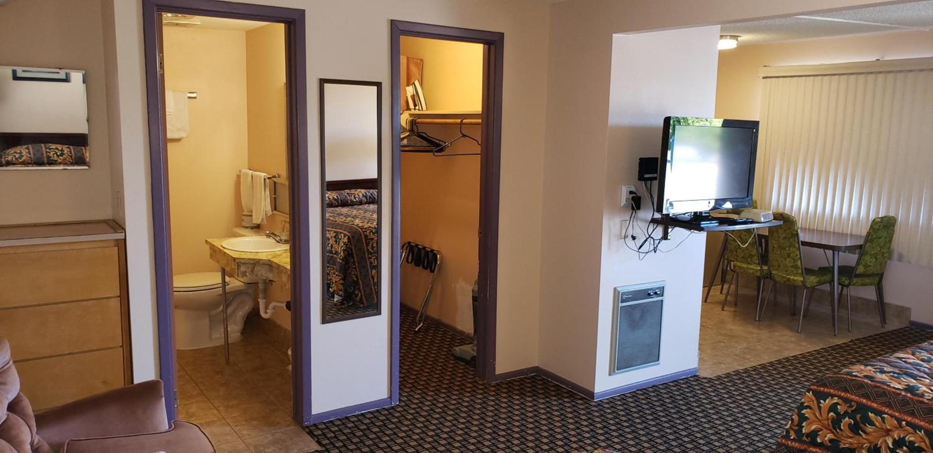 Westernaire Motel photo 17