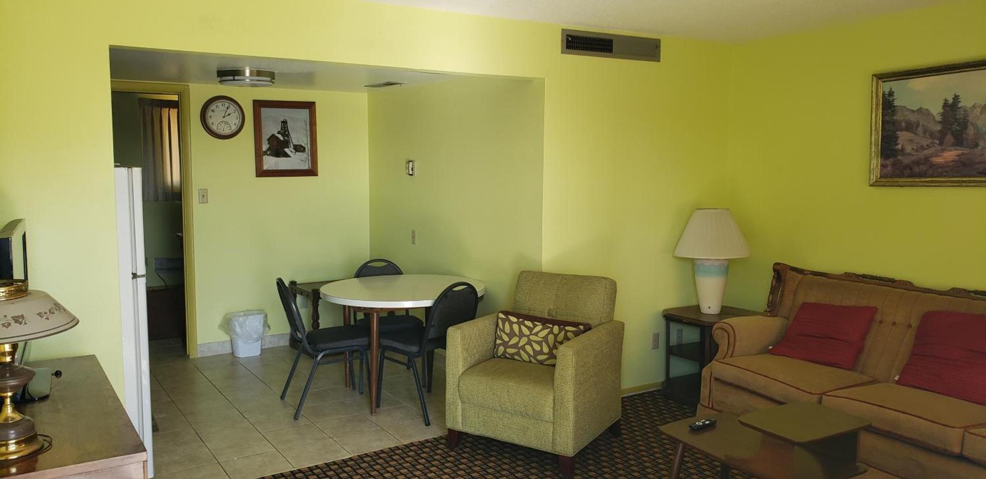 Westernaire Motel photo 30