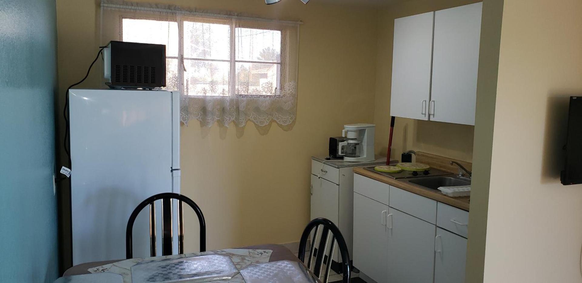 Westernaire Motel photo 45