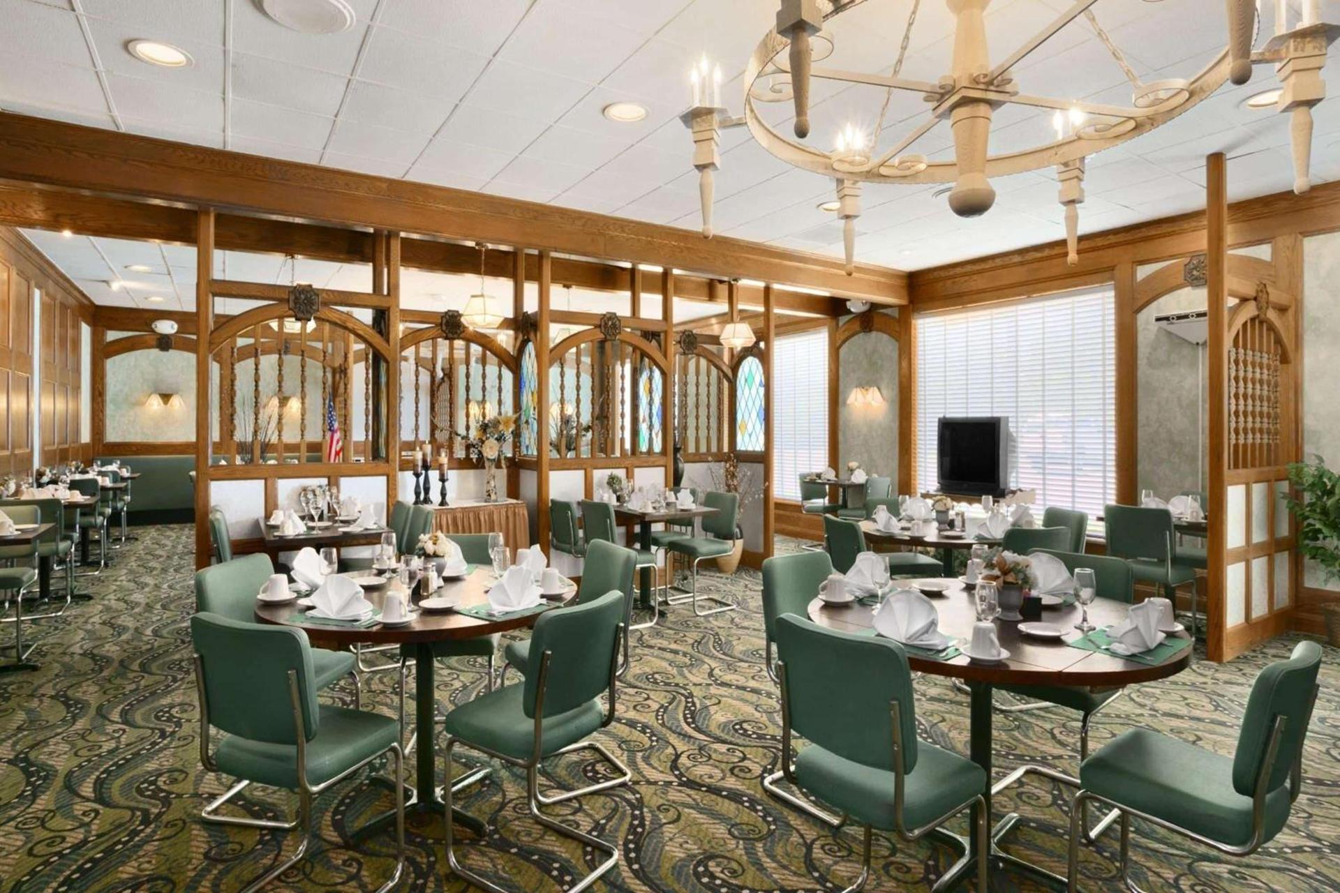 Ramada by Wyndham Washington photo 10