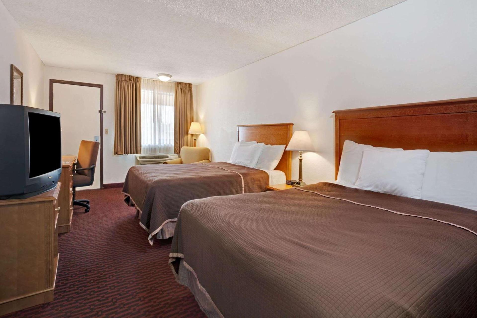 Howard Johnson by Wyndham Tallahassee photo 7