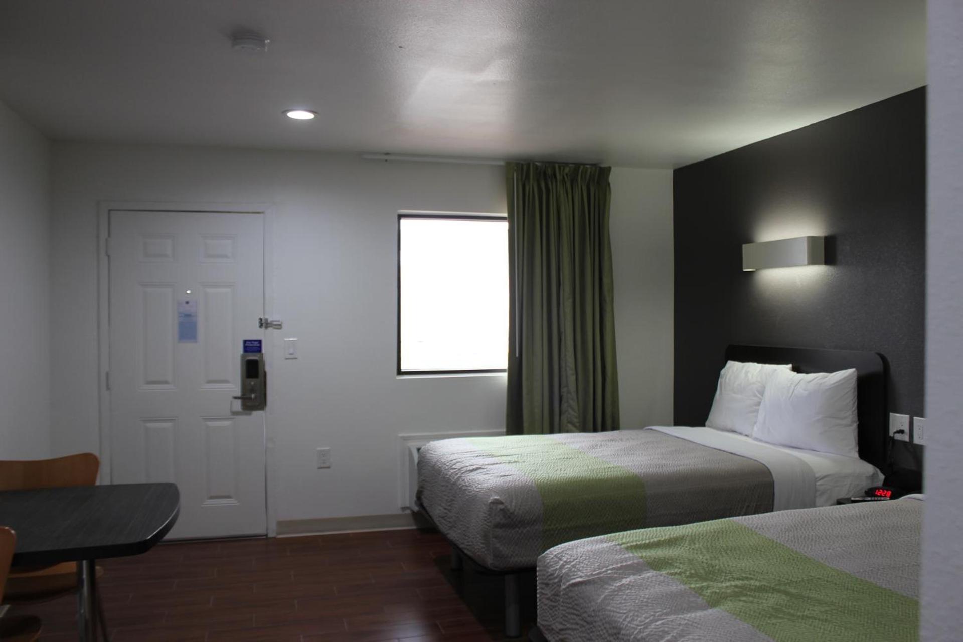 Studio 6-Houston, TX - East photo 27
