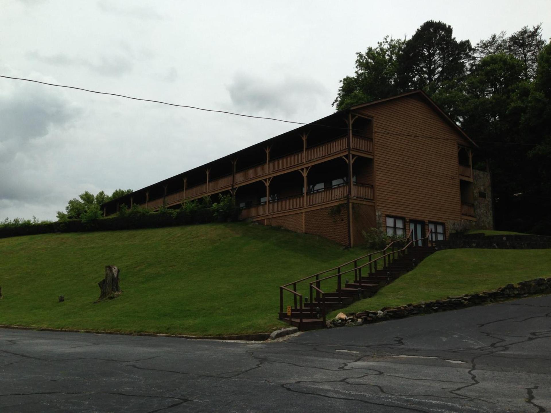 Budgetel Inn & Suites photo 29