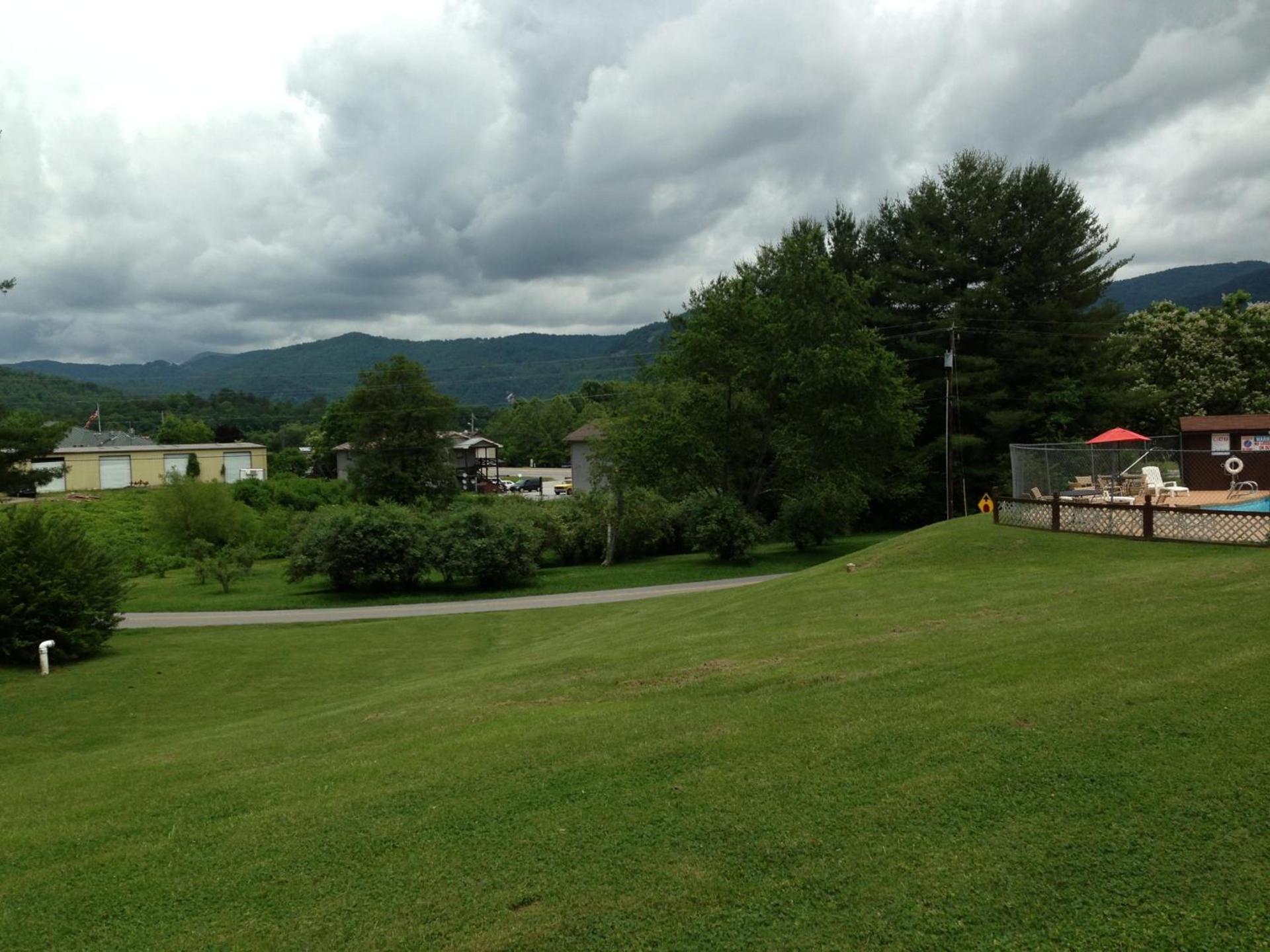Budgetel Inn & Suites photo 33