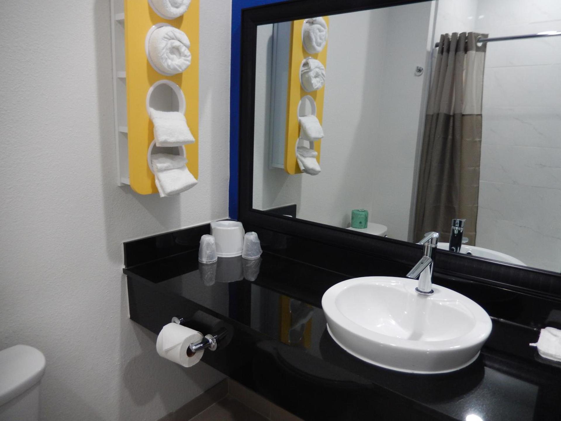 Motel 6-Houston, TX - Downtown North photo 26