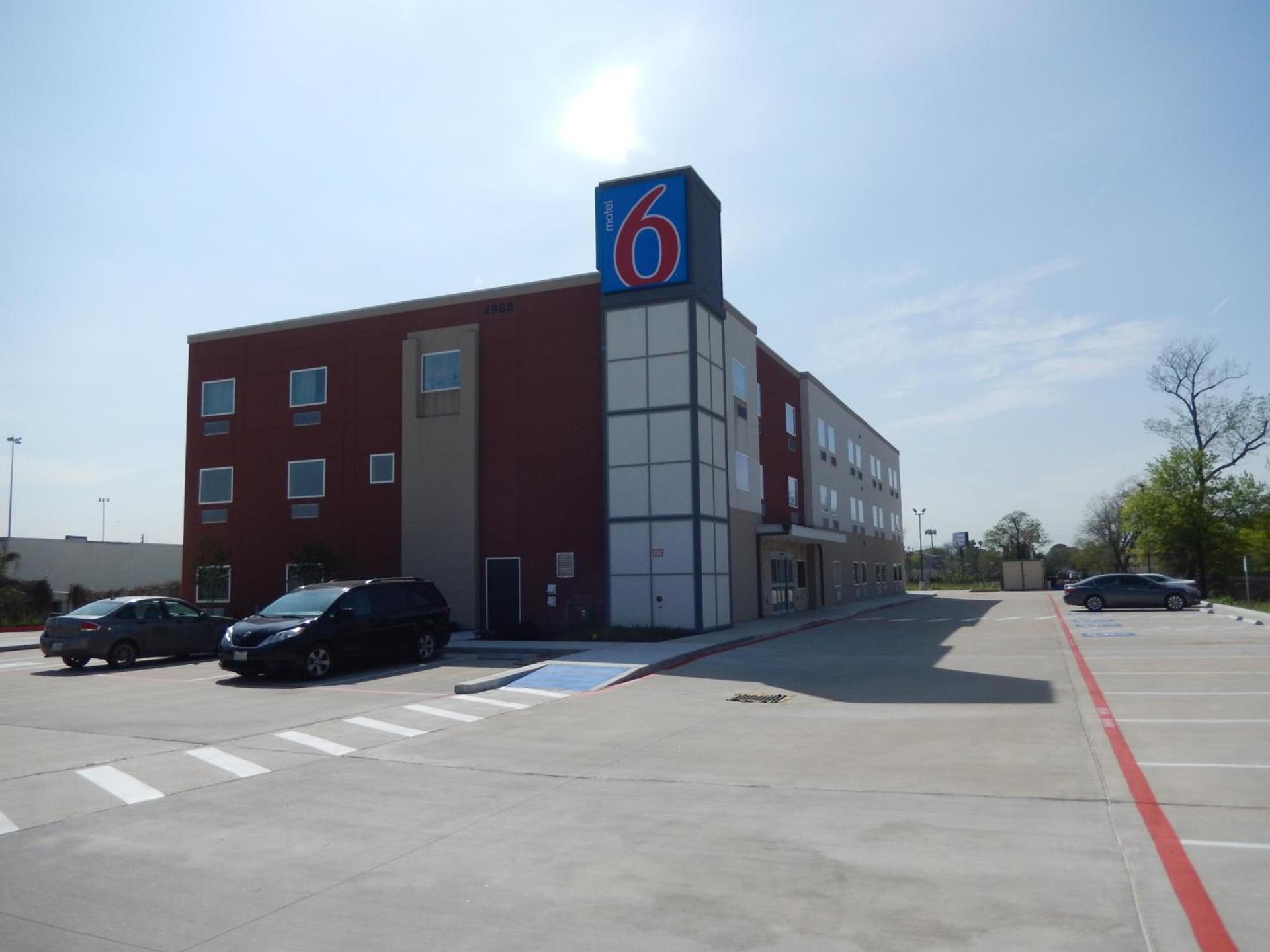 Motel 6-Houston, TX - Downtown North photo 36