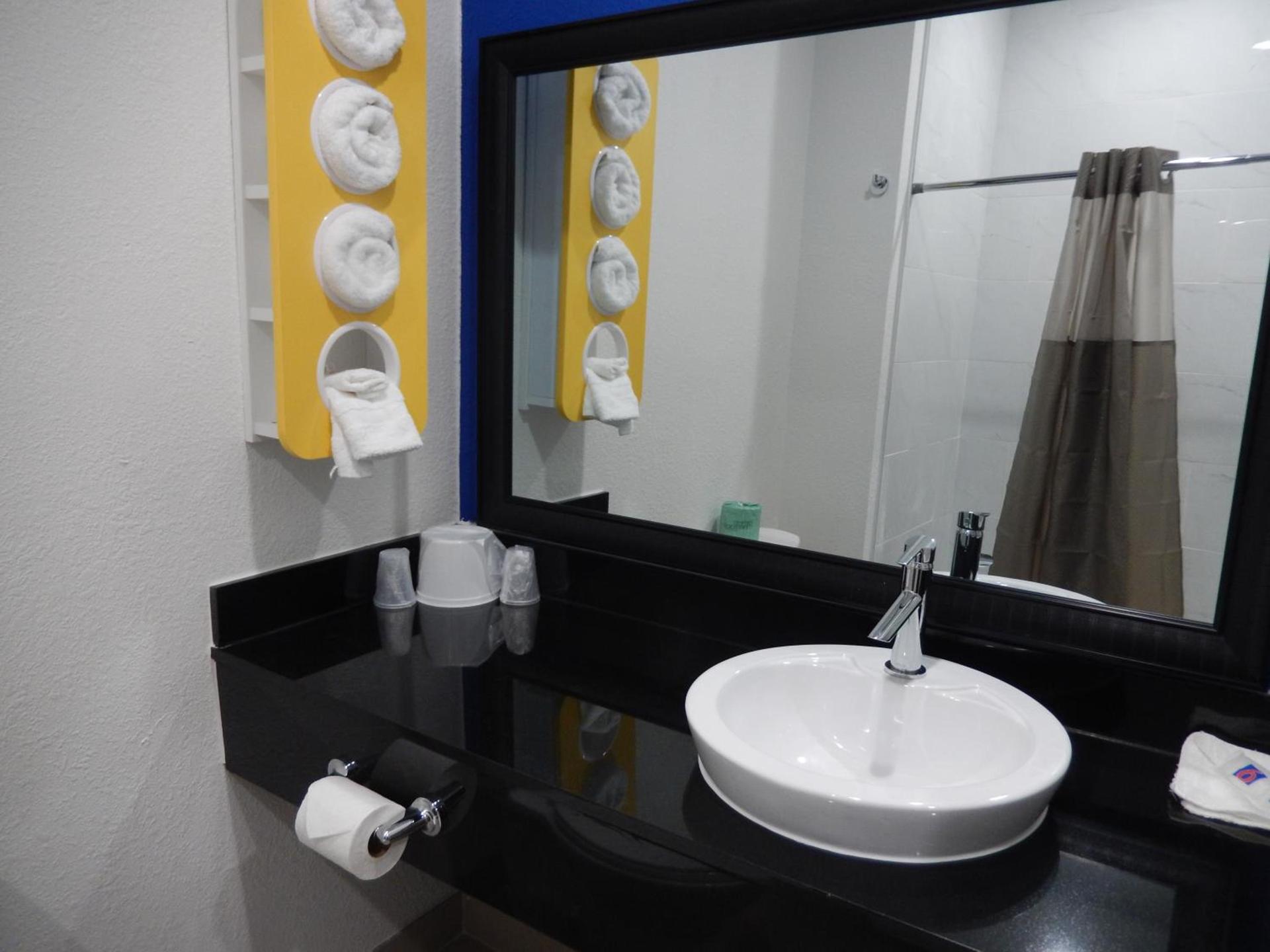 Motel 6-Houston, TX - Downtown North photo 21