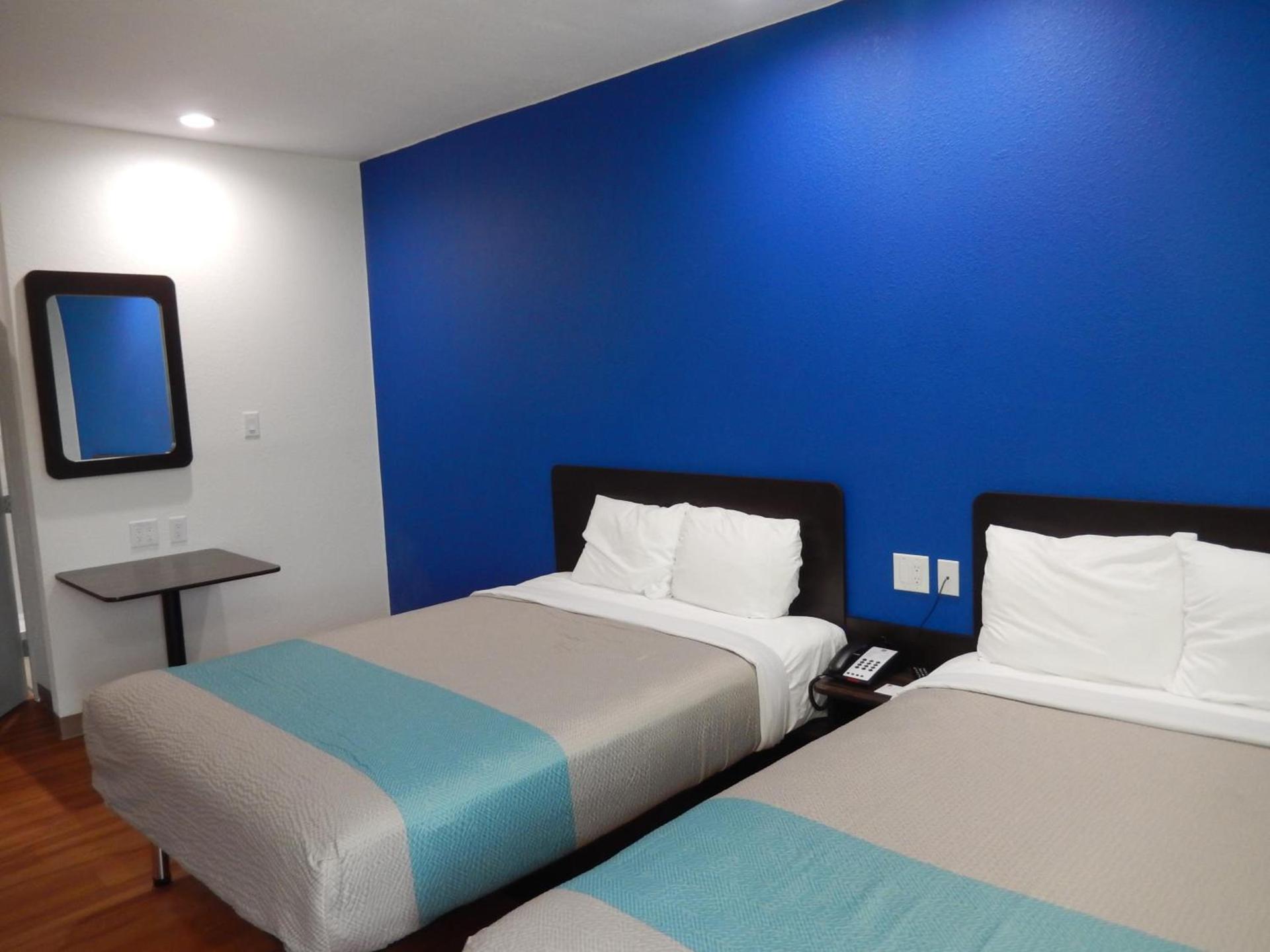 Motel 6-Houston, TX - Downtown North photo 11