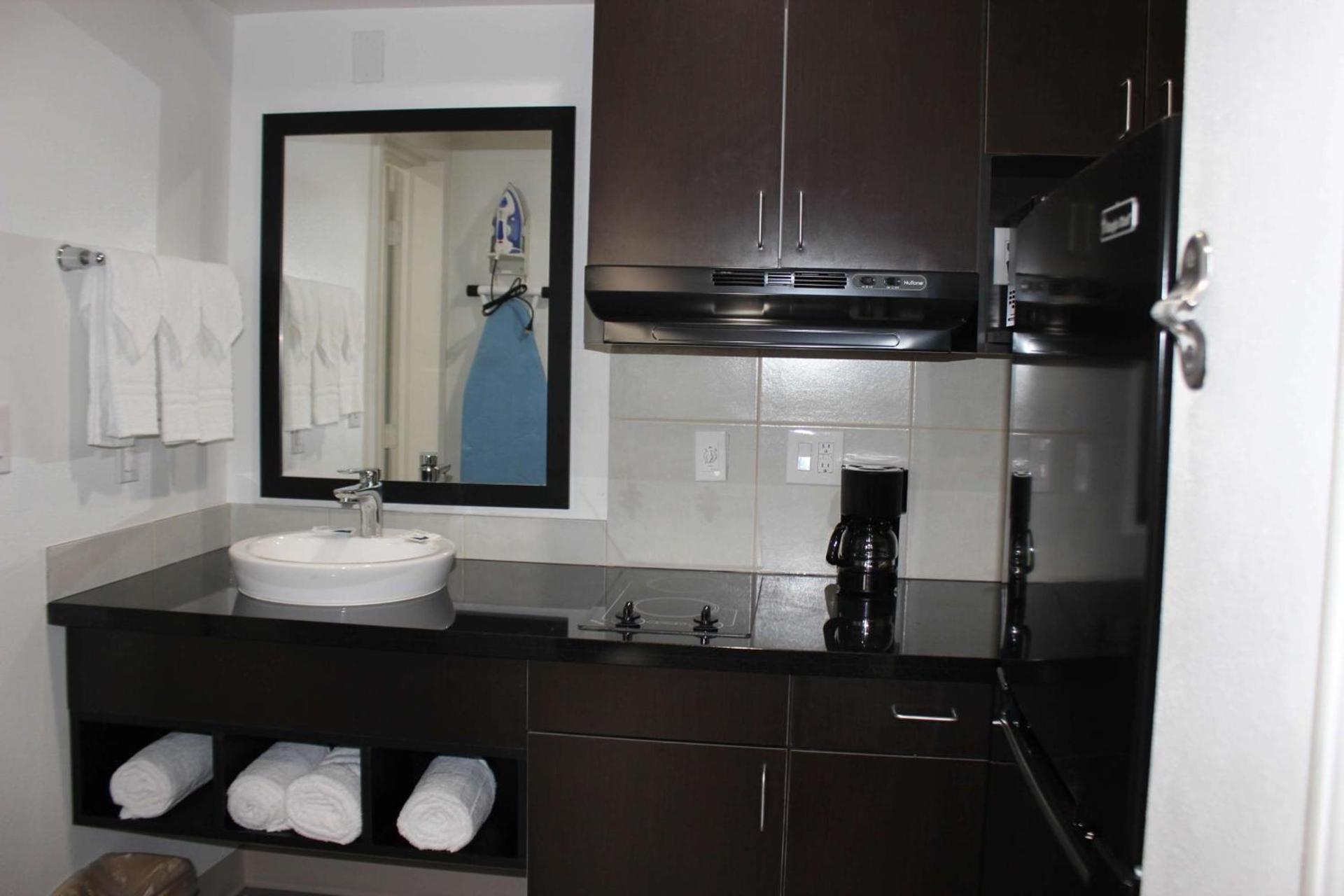 Studio 6-Houston, TX - East photo 38