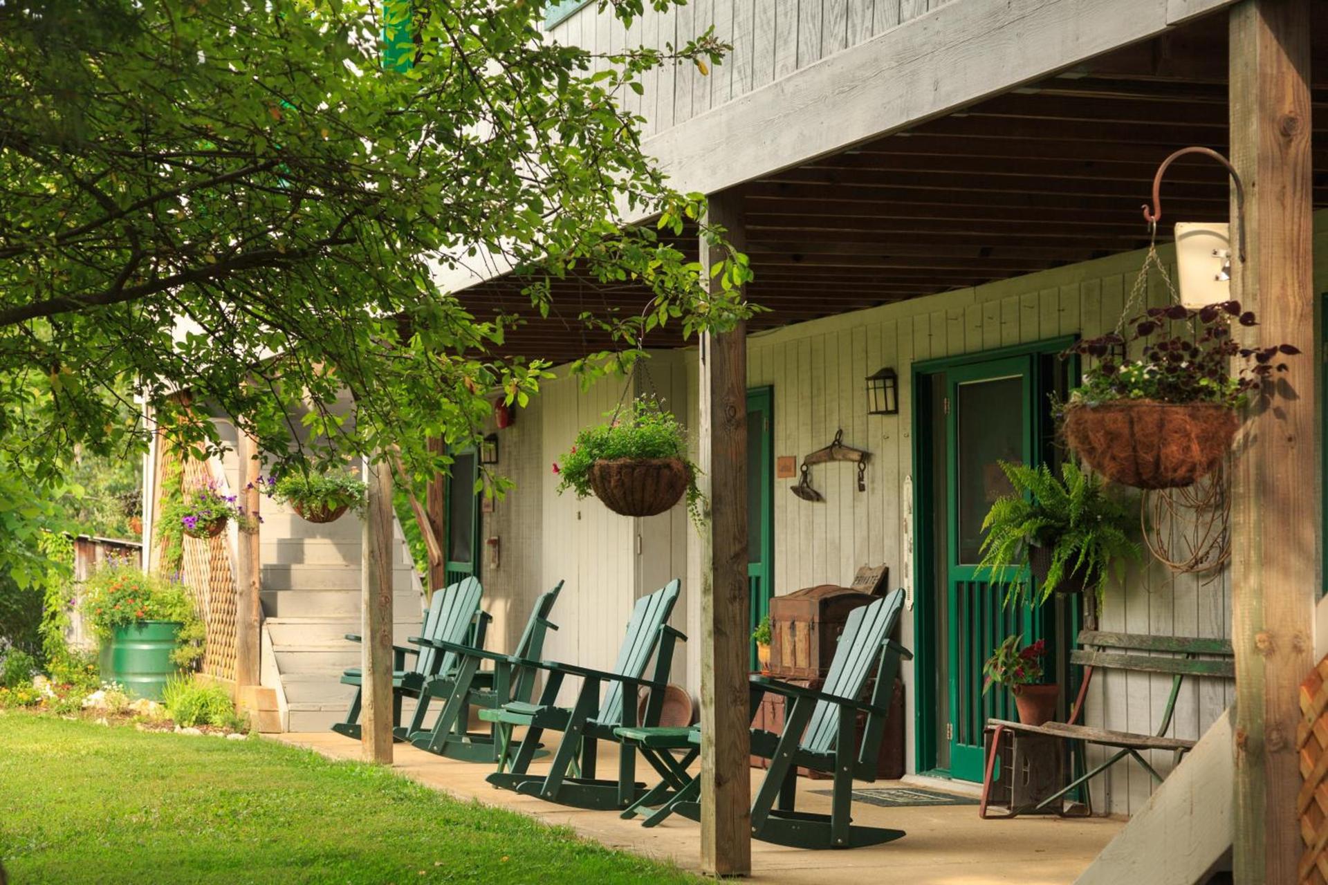 Inn & Spa at Cedar Falls photo 8