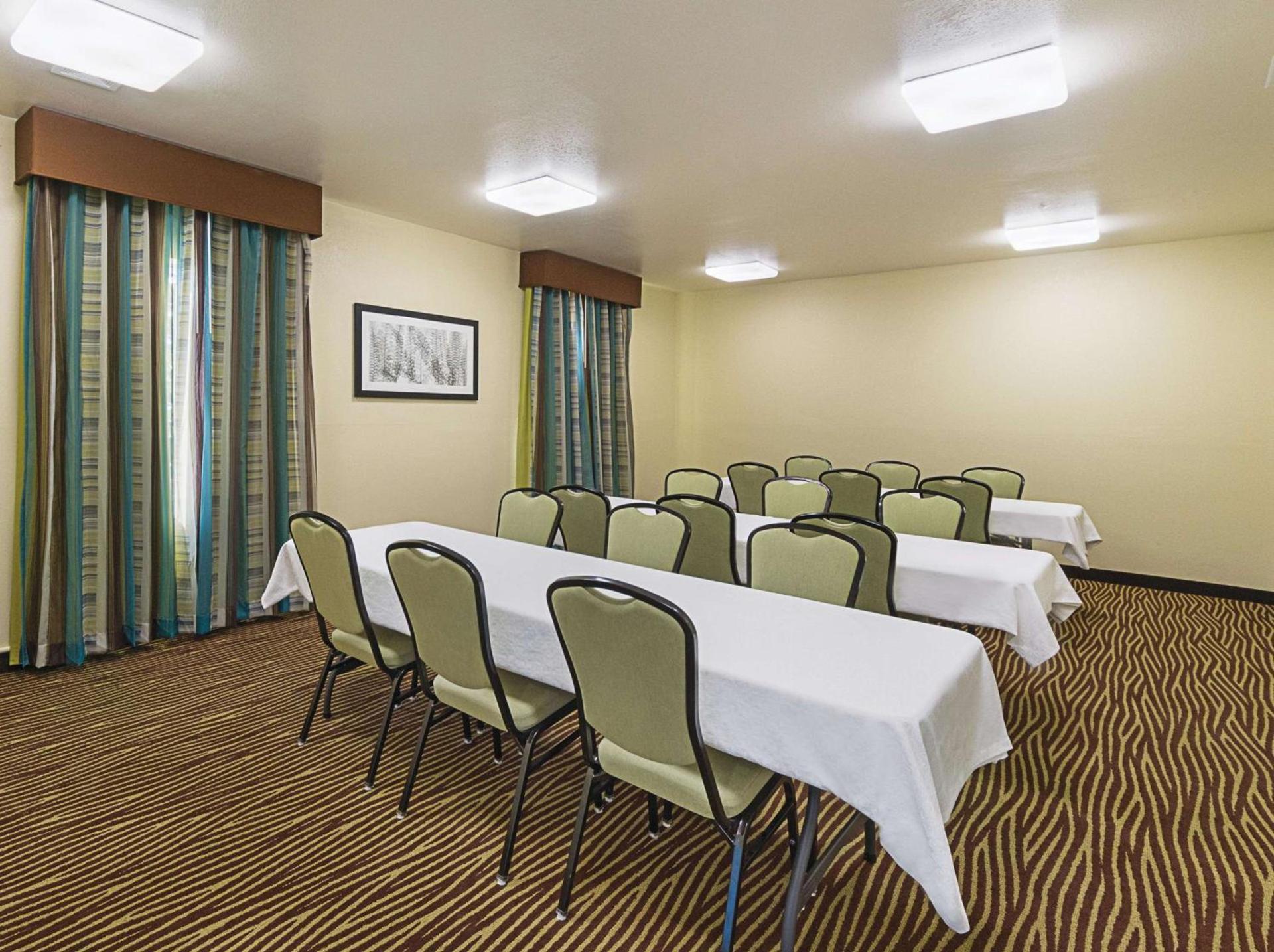 La Quinta by Wyndham Mathis photo 17
