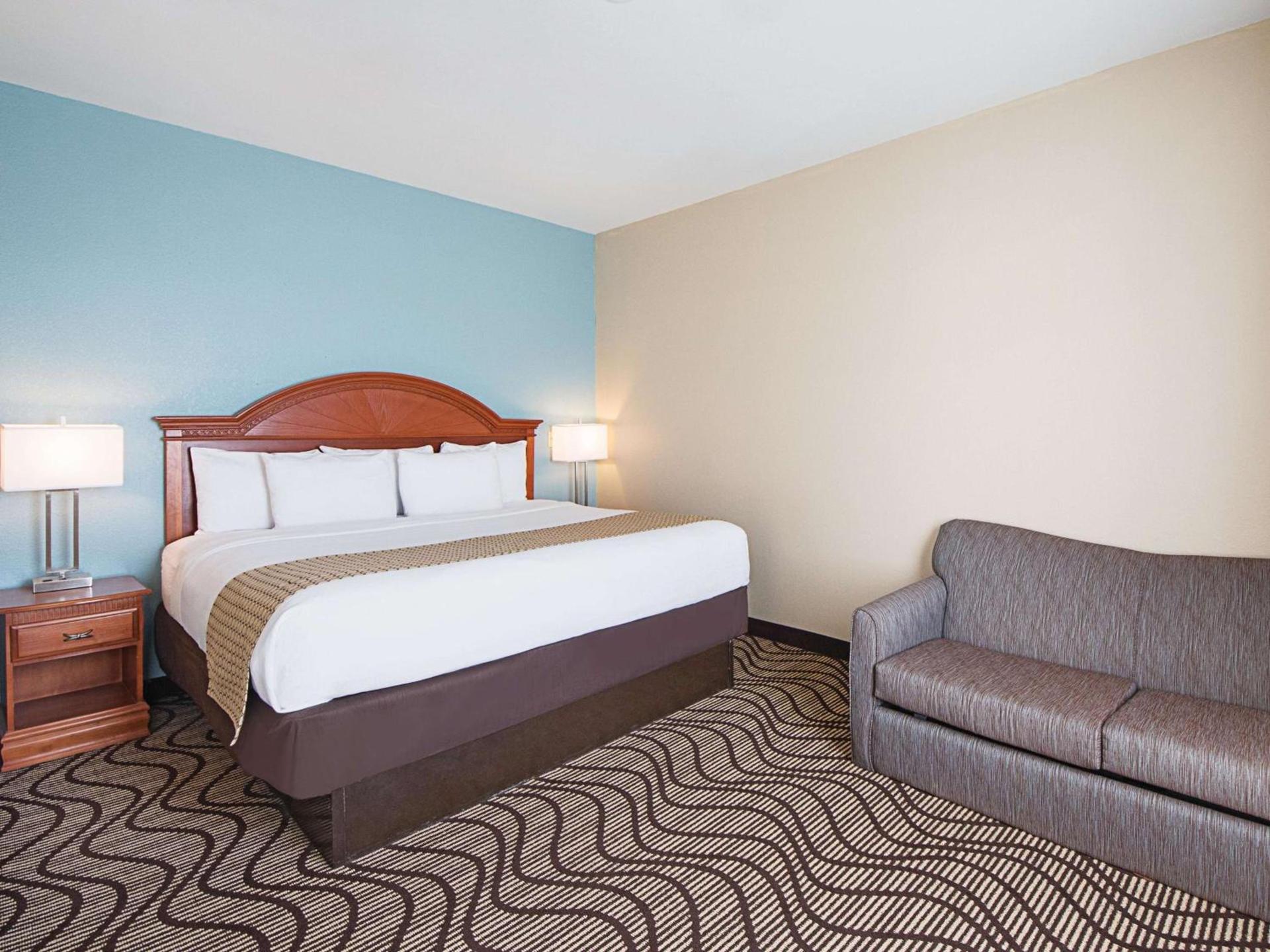 La Quinta by Wyndham Mathis photo 8