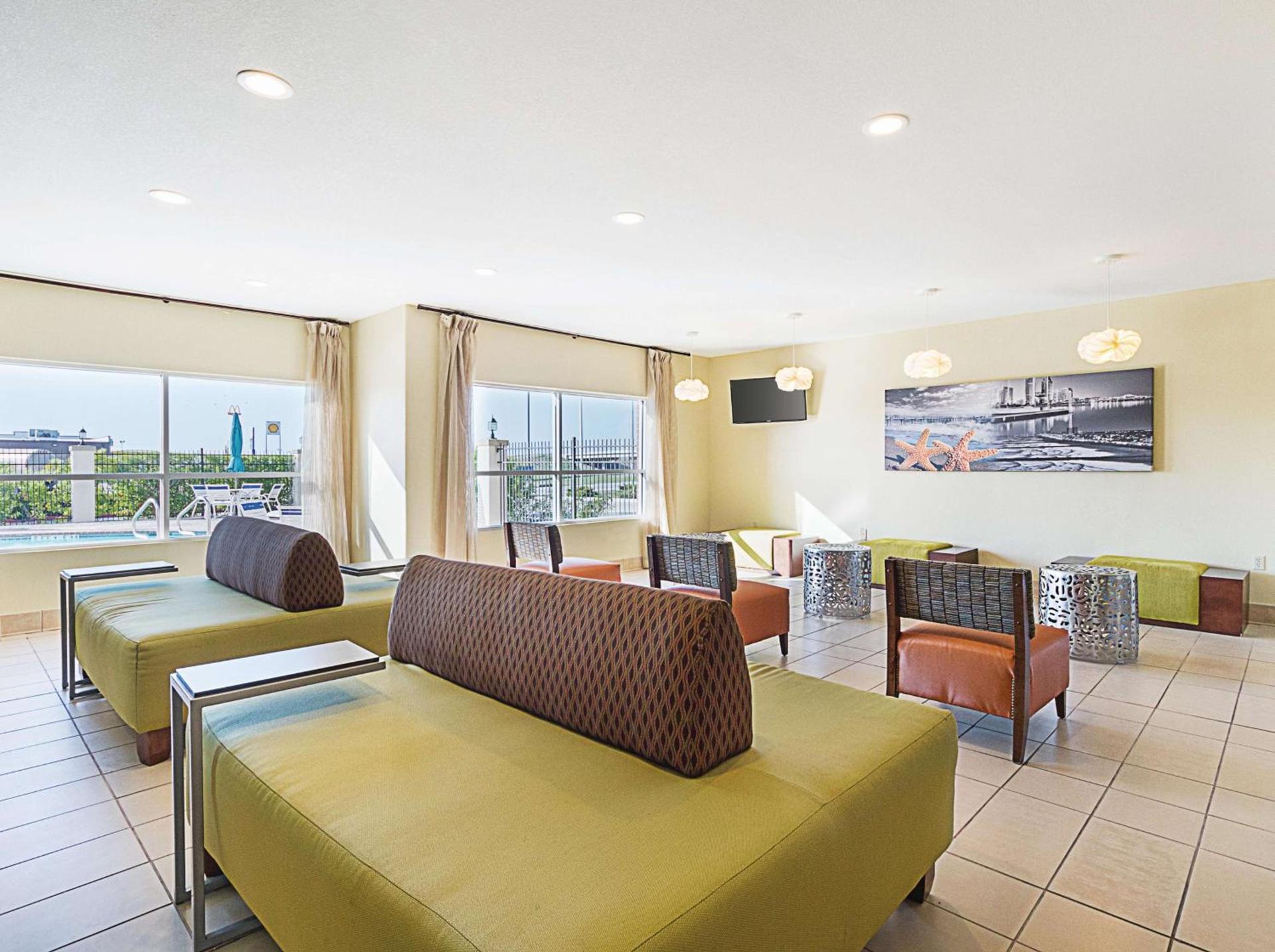 La Quinta by Wyndham Mathis photo 21