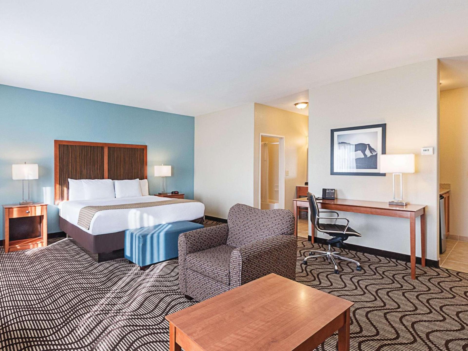La Quinta by Wyndham Mathis photo 23