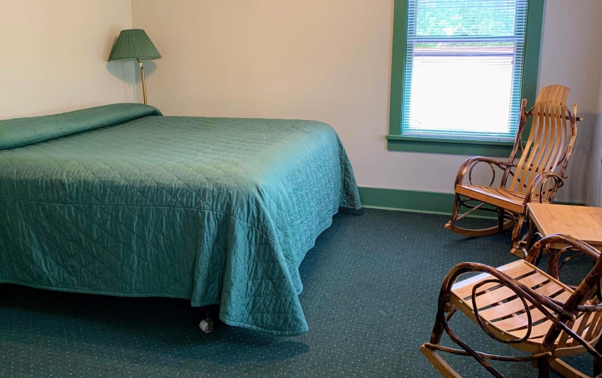 Gordon Beach Inn photo 10
