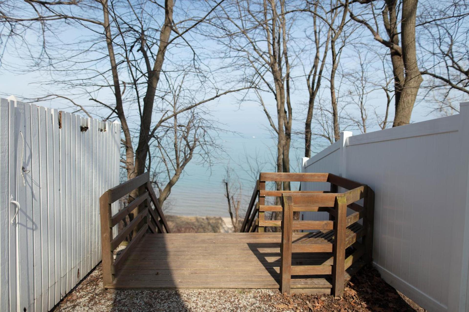Gordon Beach Inn photo 50