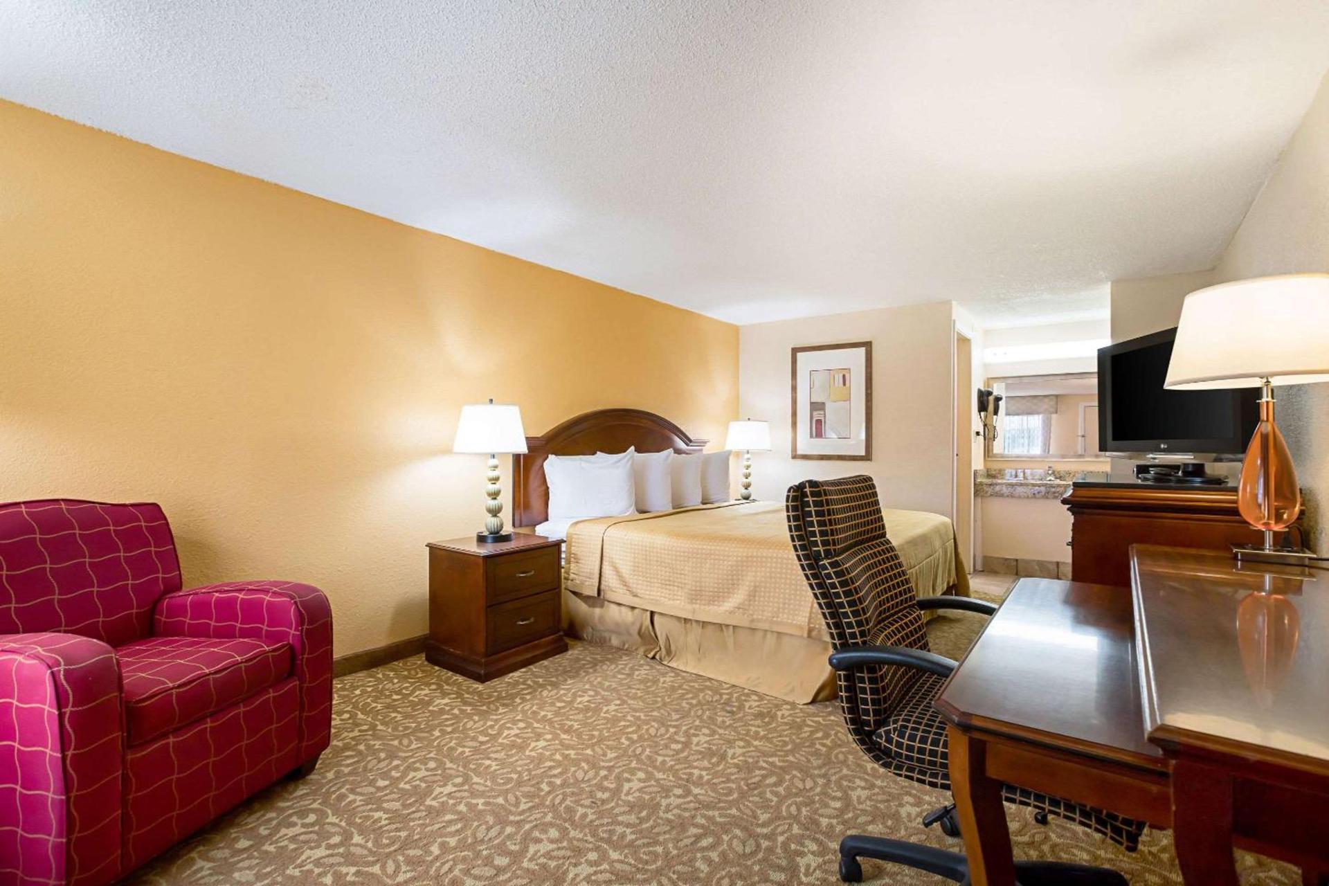 Rodeway Inn Metro Airport photo 7