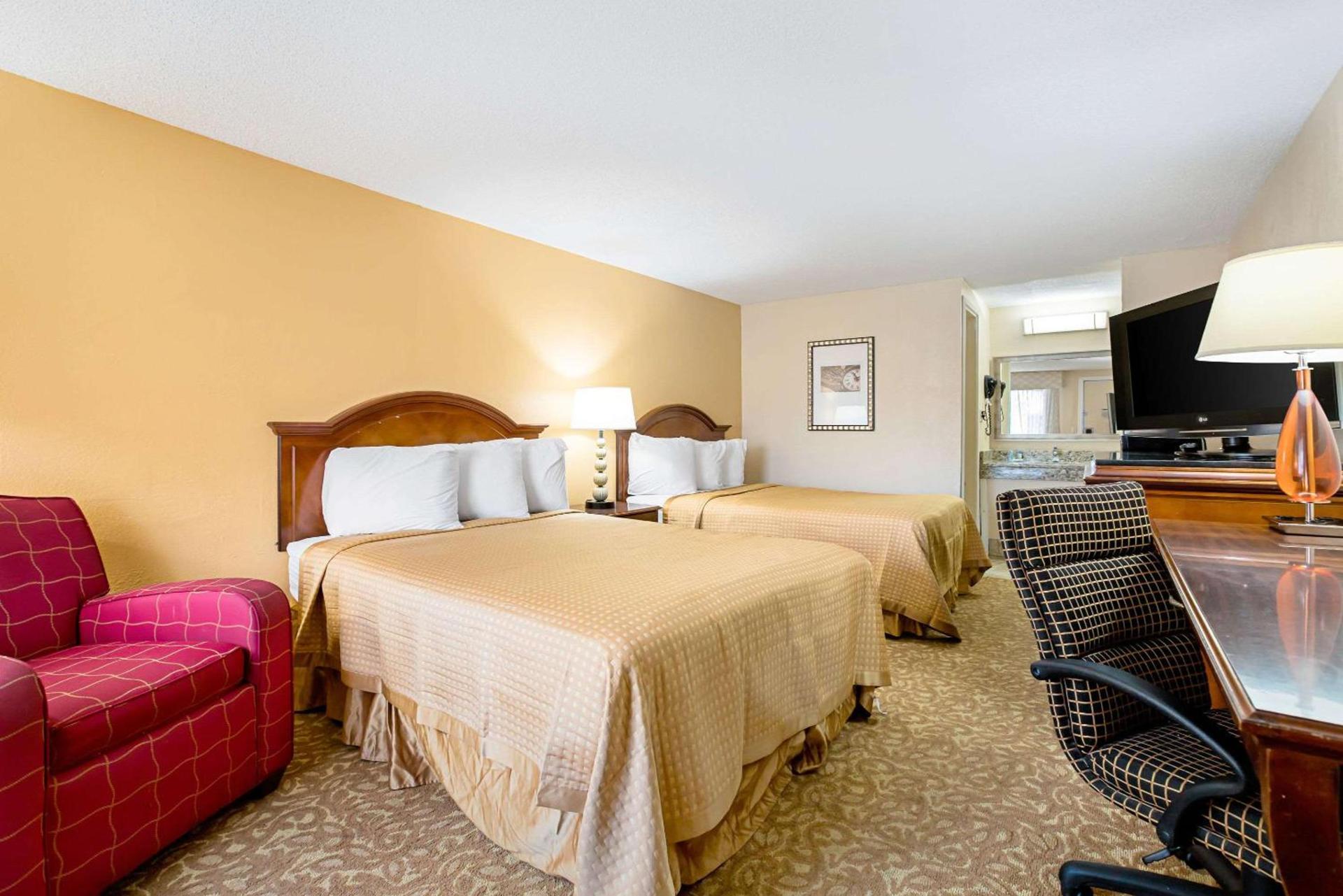 Rodeway Inn Metro Airport photo 10