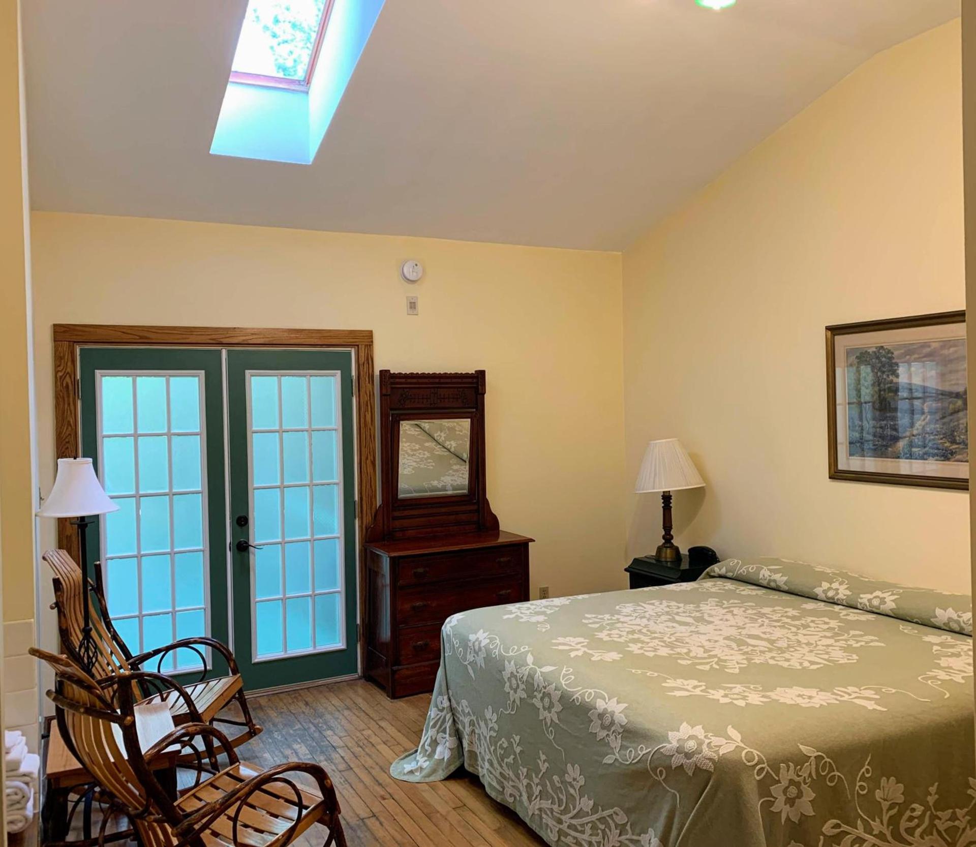 Gordon Beach Inn photo 62