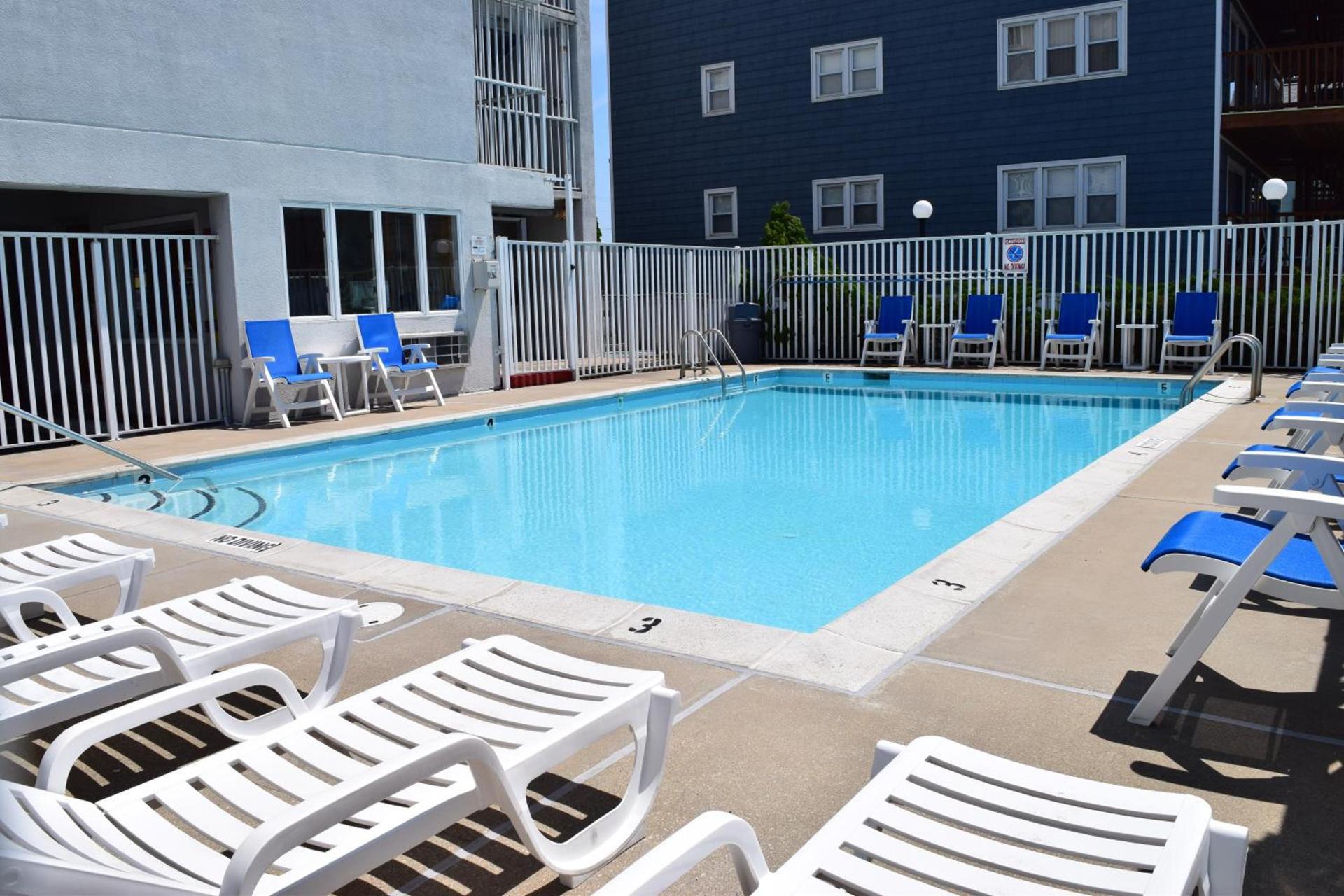 Beachcomber Motel photo 9