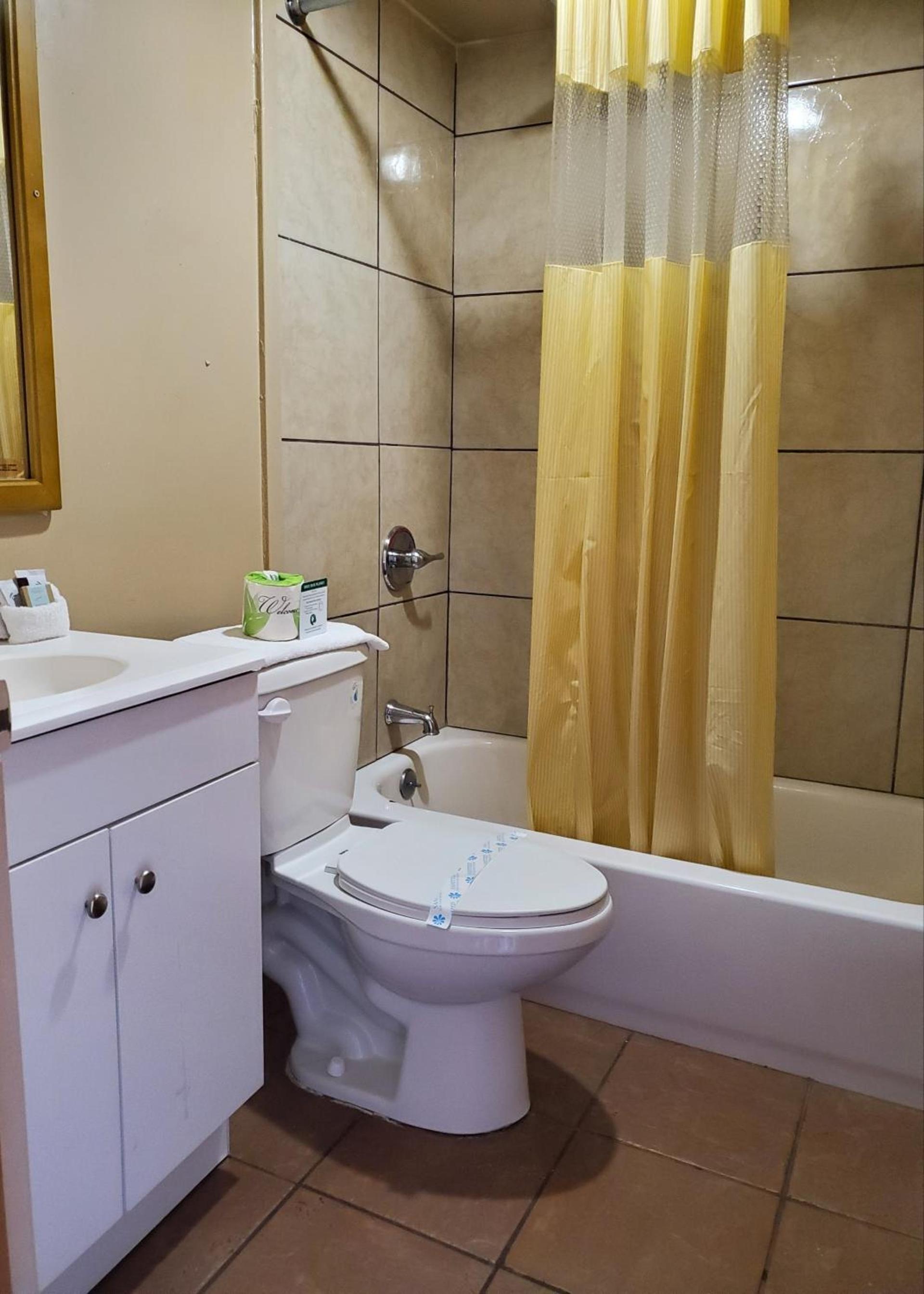 PineCrest Inn & Suites photo 20