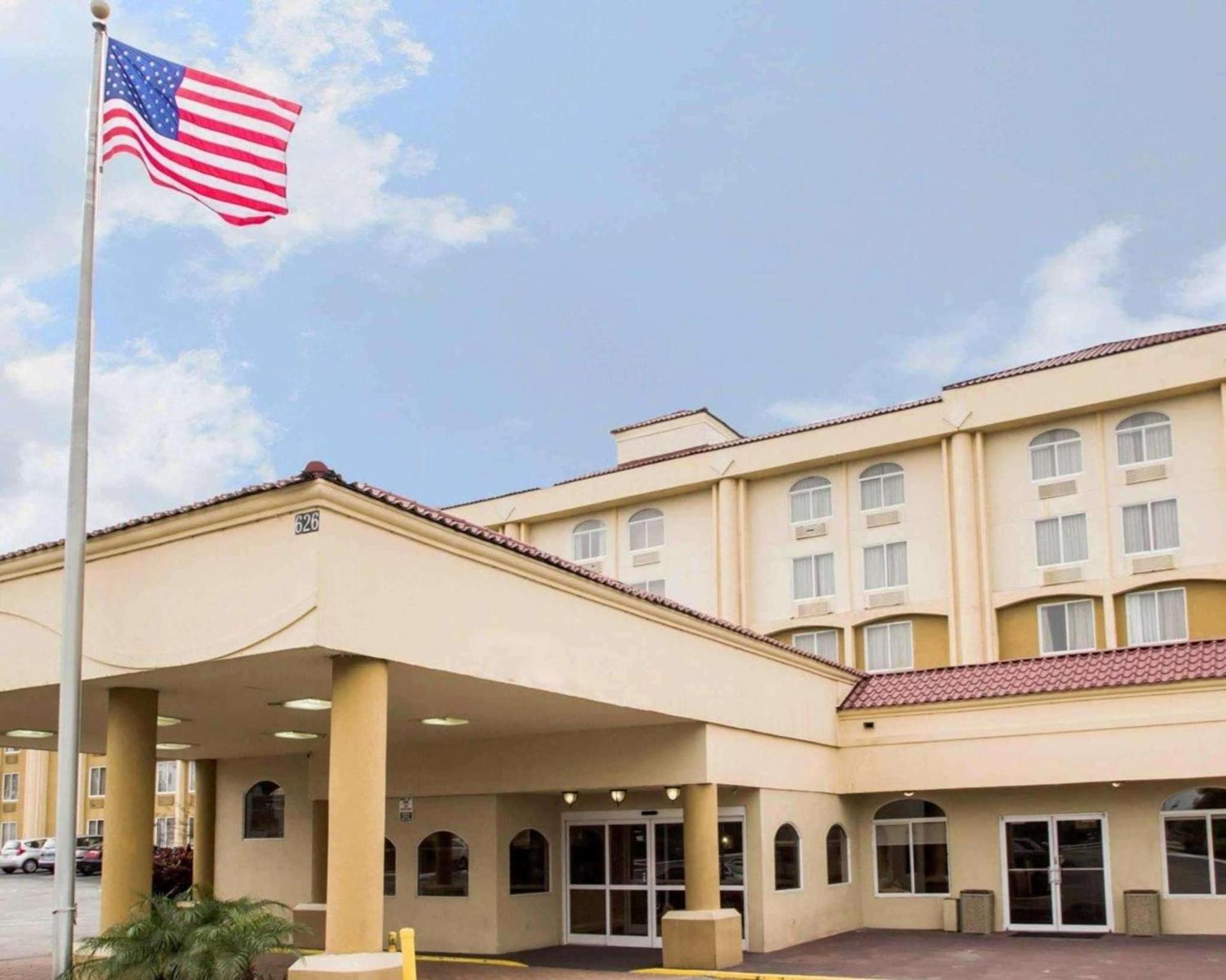 Quality Inn & Suites Orlando / Winter Park photo 1