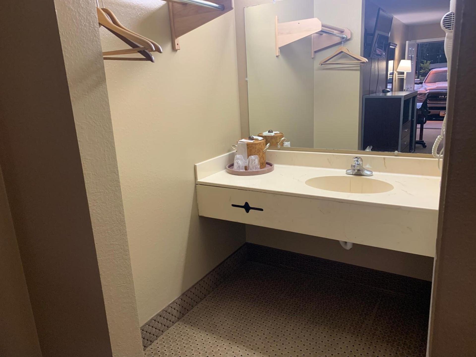 Budget Inn Beebe photo 17