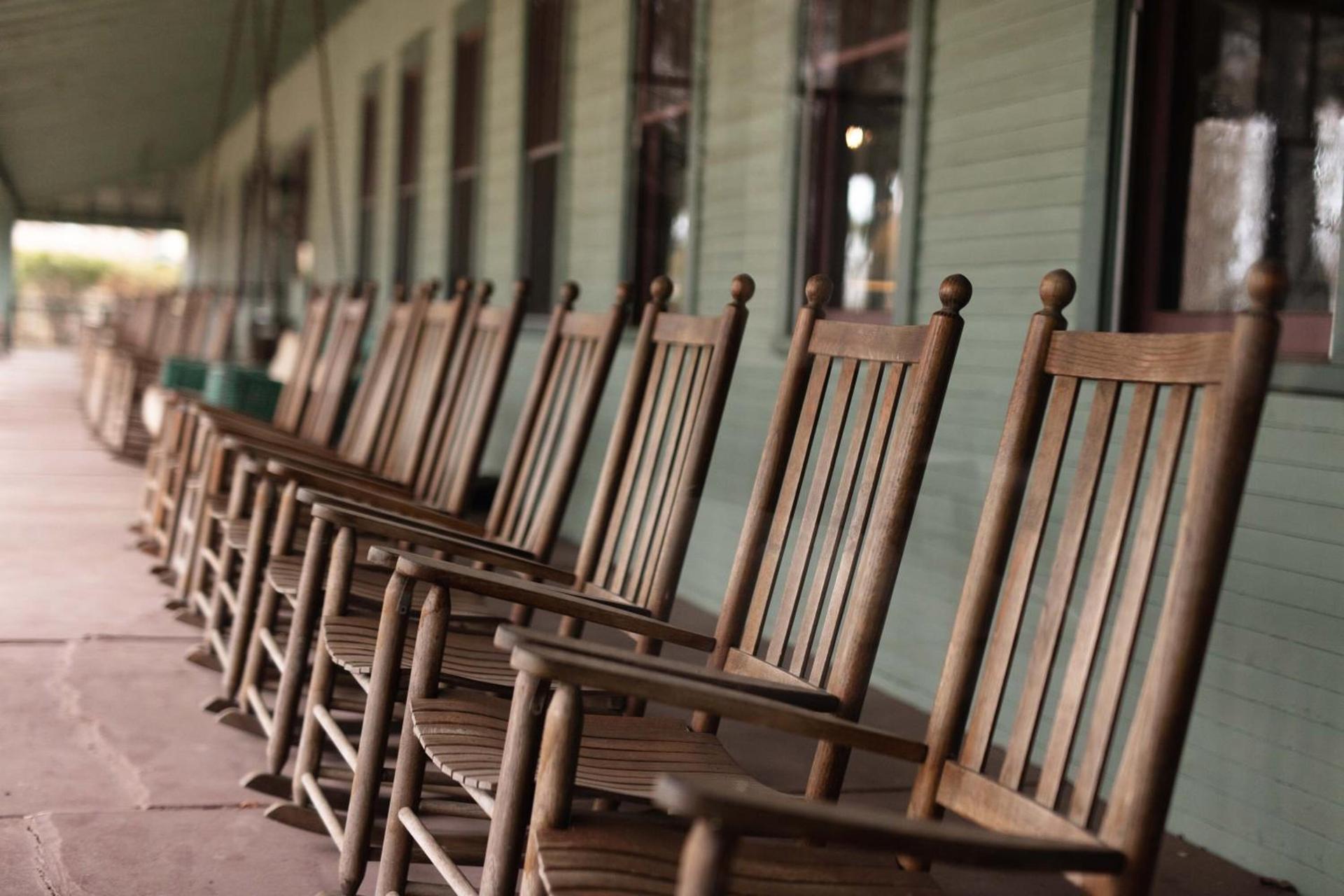 Lakeside Inn photo 33