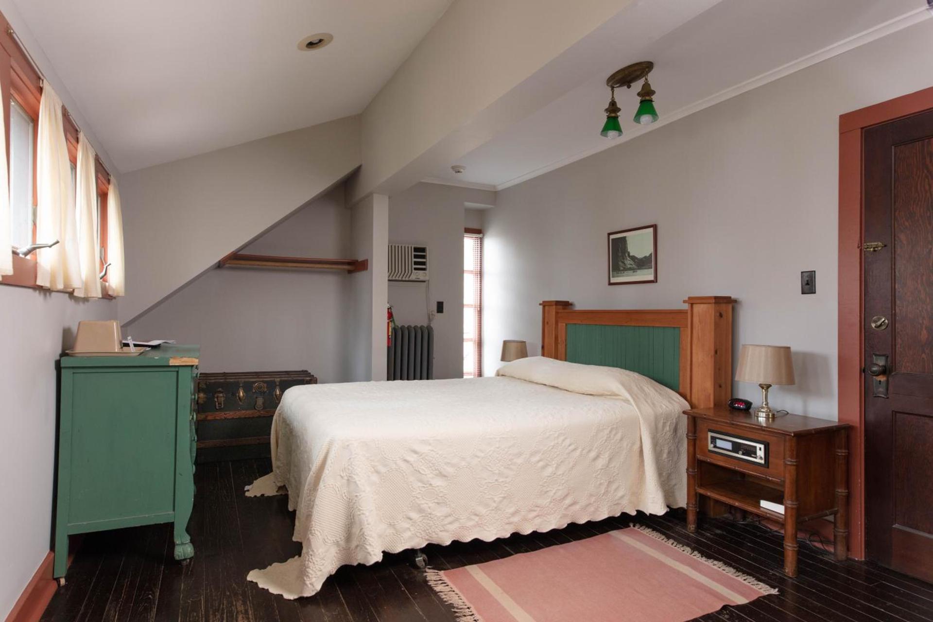Lakeside Inn photo 37