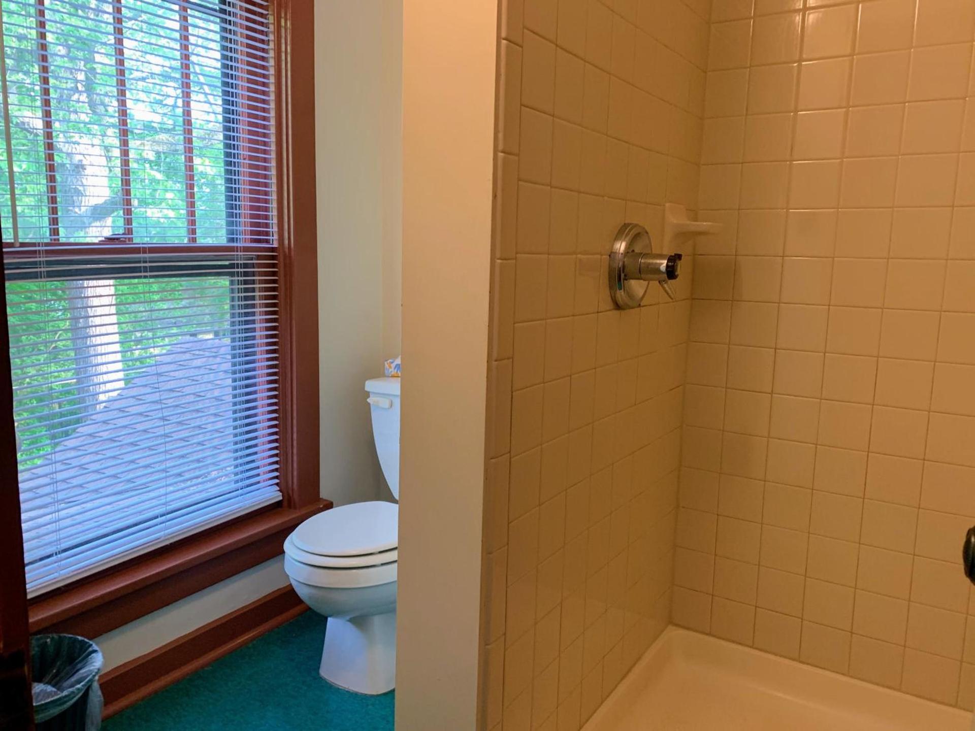 Lakeside Inn photo 17