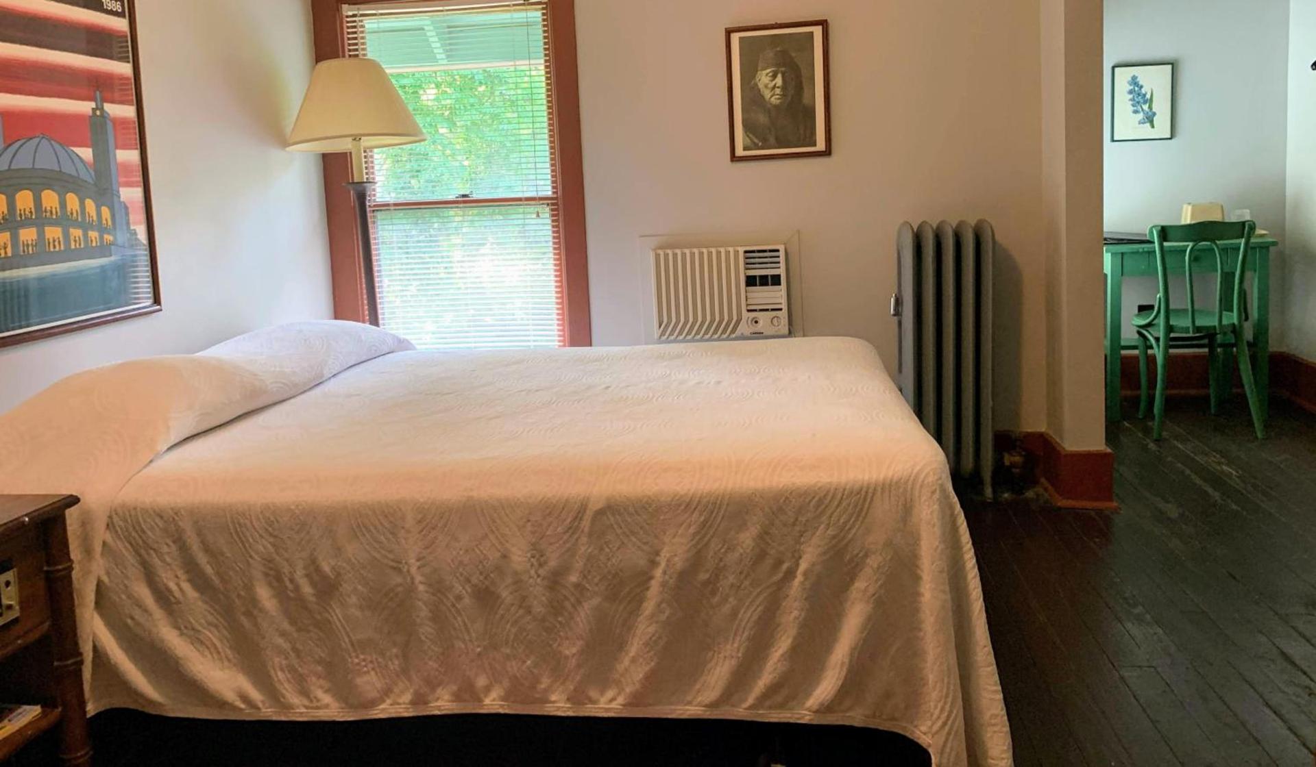 Lakeside Inn photo 44