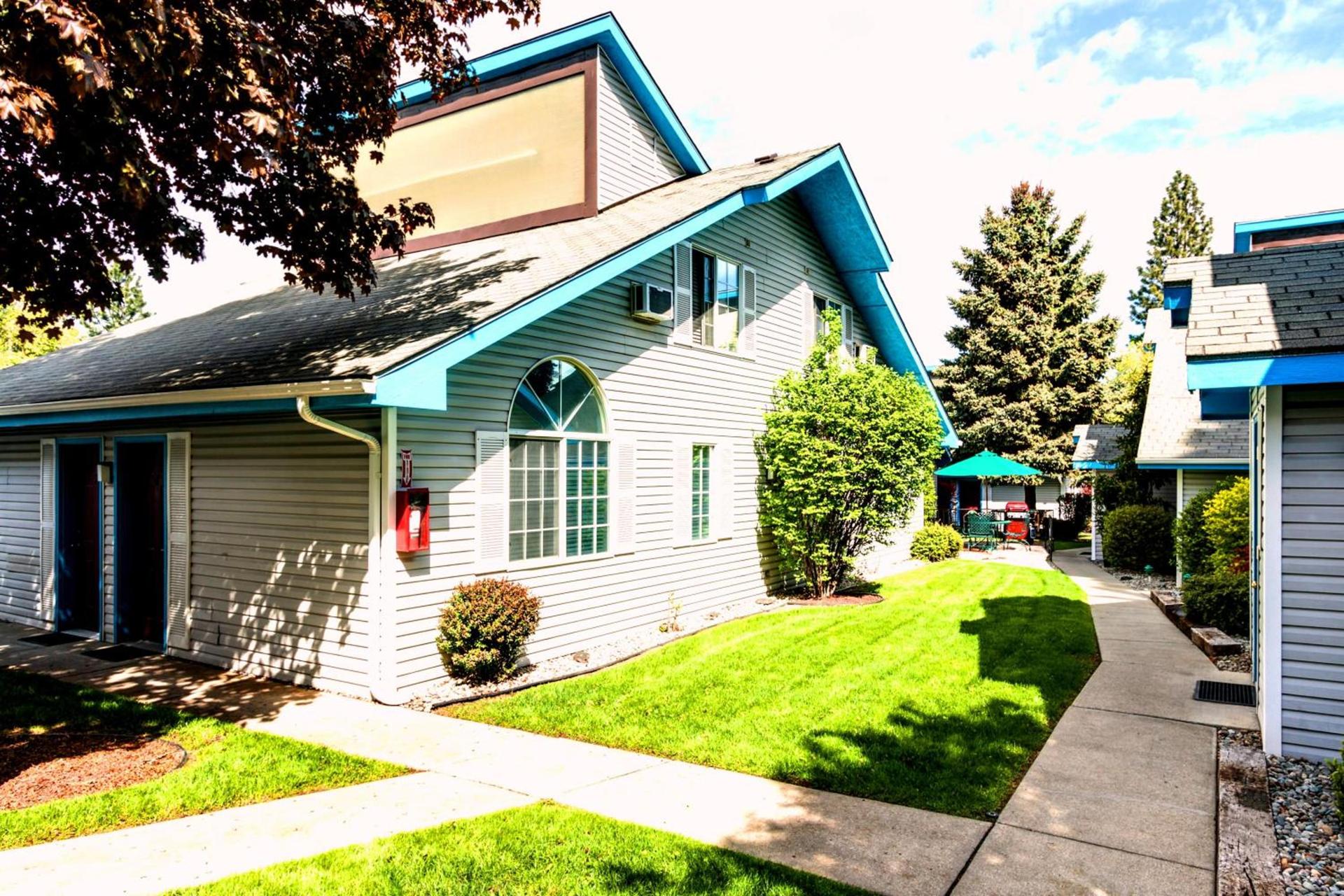 Turning Leaf Townhome Suites photo 40